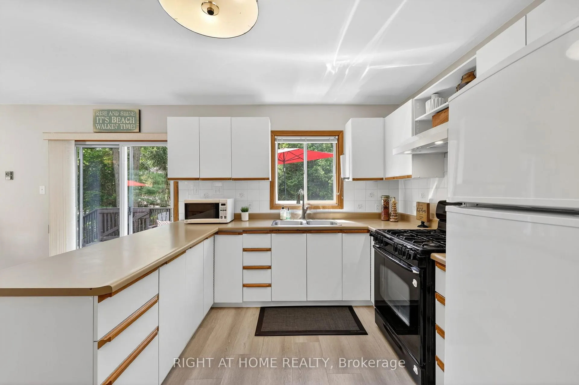 Photo 9 of 119 Wolfe Trail, Tiny, Lafontaine — HOMEH