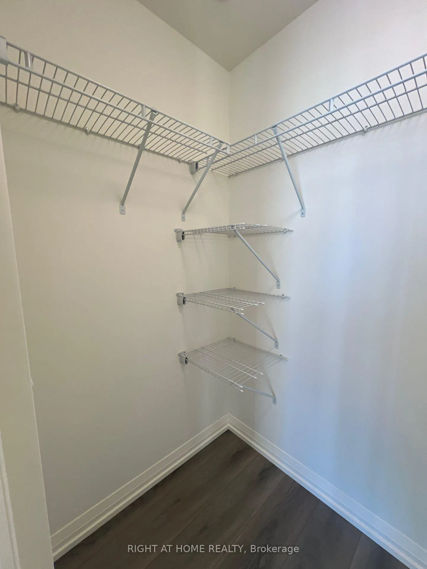 Photo 6 of Unit 905, 27 Korda Gate, Vaughan, Vellore Village — HOMEH