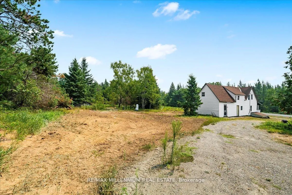 Photo 8 of 3529 Highway 118 E, Bracebridge, Oakley — HOMEH