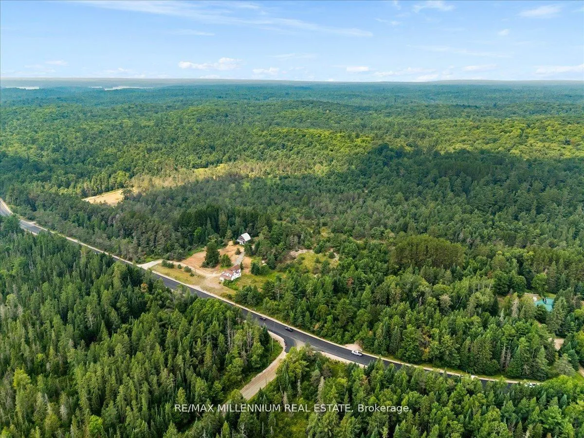Photo 13 of 3529 Highway 118 E, Bracebridge, Oakley — HOMEH