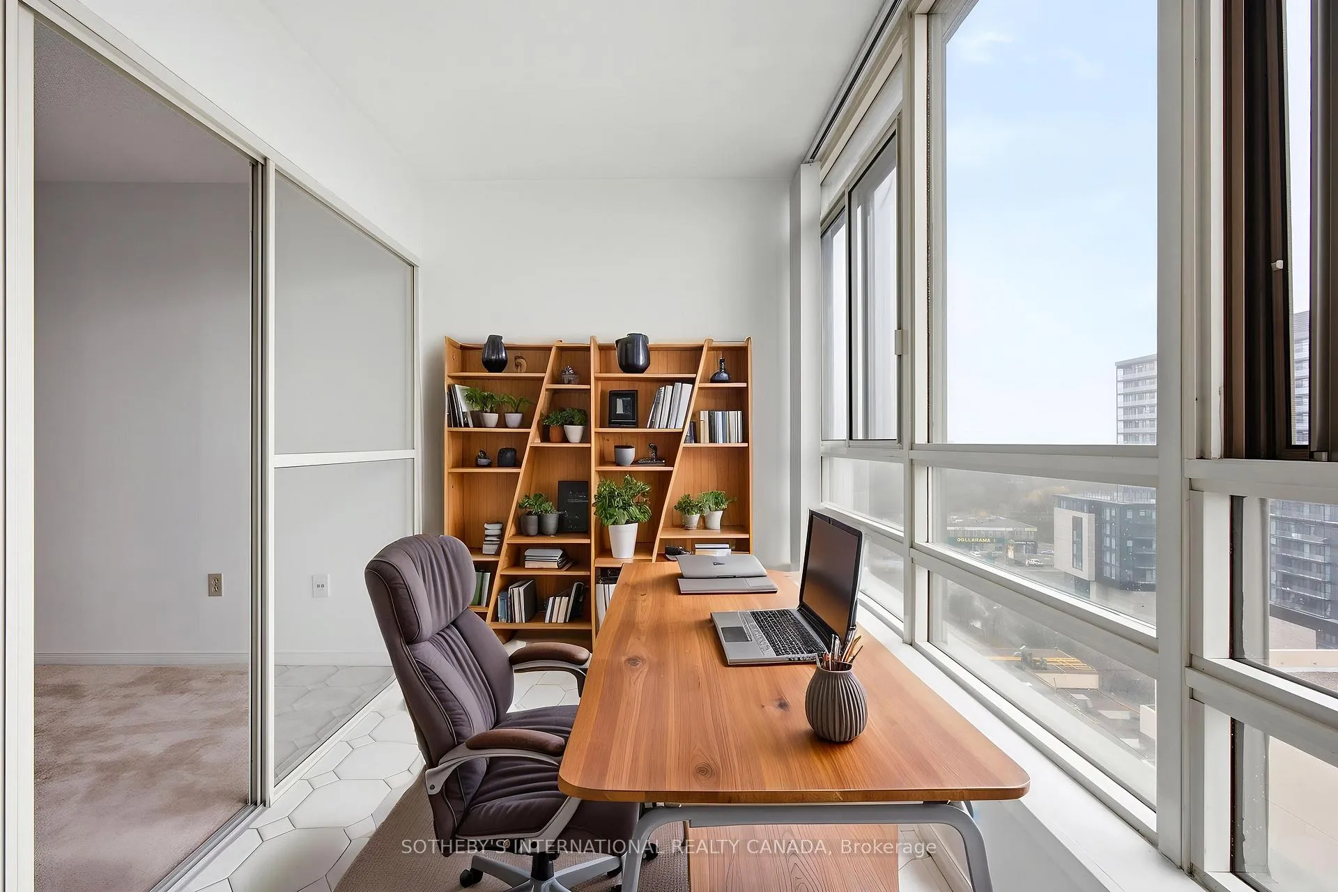 Photo 6 of Unit 1609, 75 King Street E, Mississauga, Cooksville — HOMEH