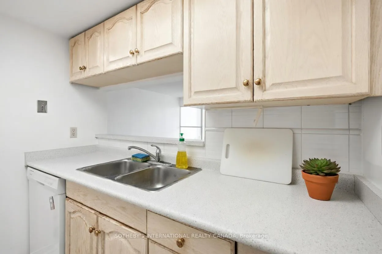 Photo 9 of Unit 1609, 75 King Street E, Mississauga, Cooksville — HOMEH