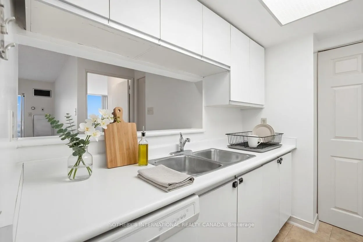 Photo 6 of Unit 1709, 75 King Street E, Mississauga, Cooksville — HOMEH