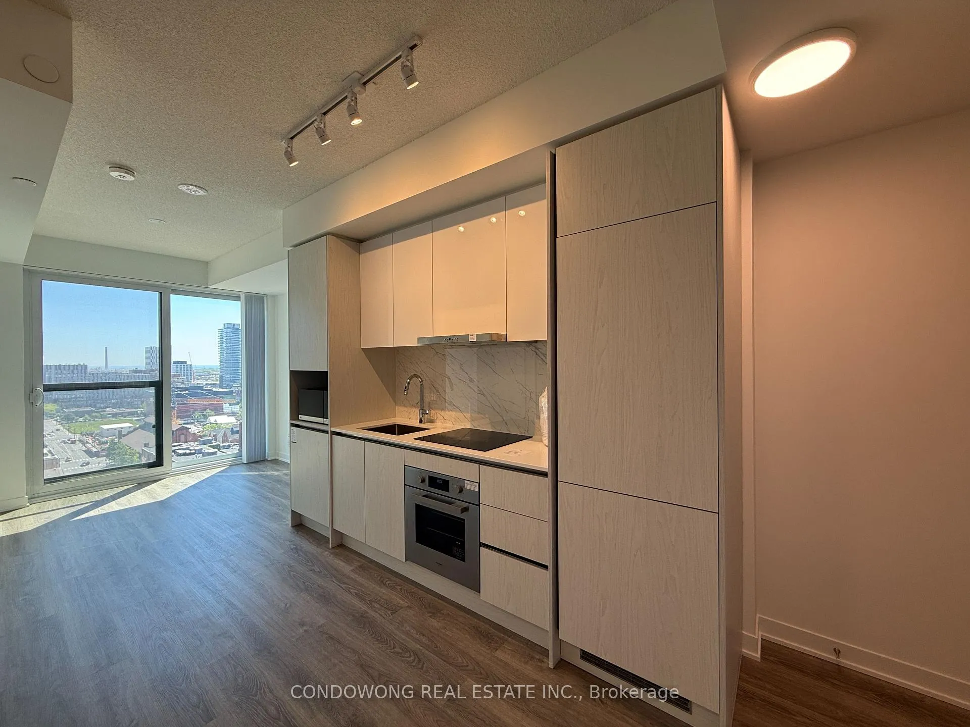 Photo 2 of Unit 1905, 180 Front Street E, Toronto, Moss Park — HOMEH