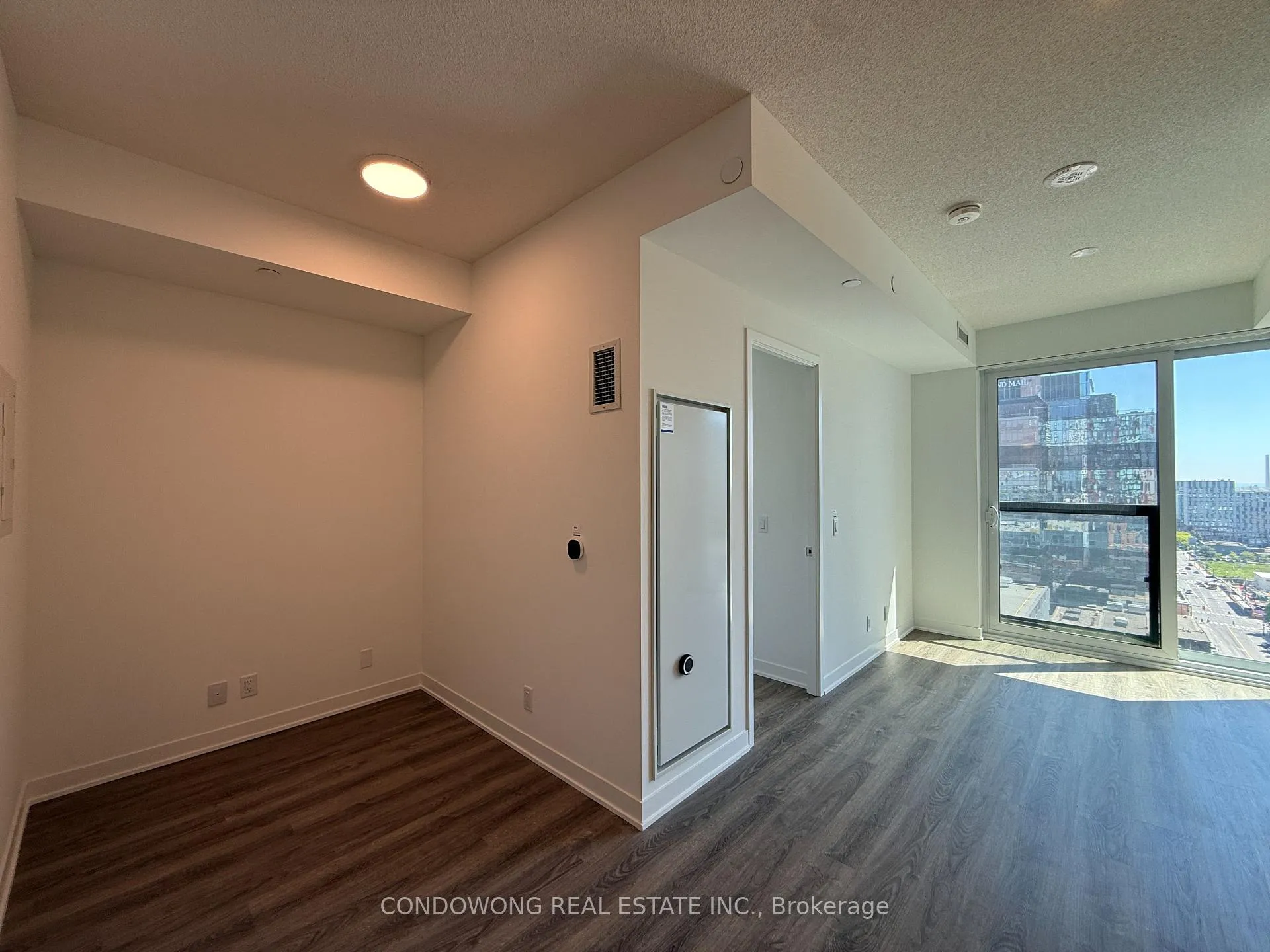 Photo 3 of Unit 1905, 180 Front Street E, Toronto, Moss Park — HOMEH