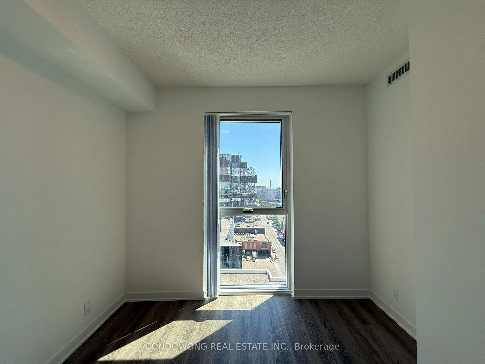 Photo 5 of Unit 1905, 180 Front Street E, Toronto, Moss Park — HOMEH