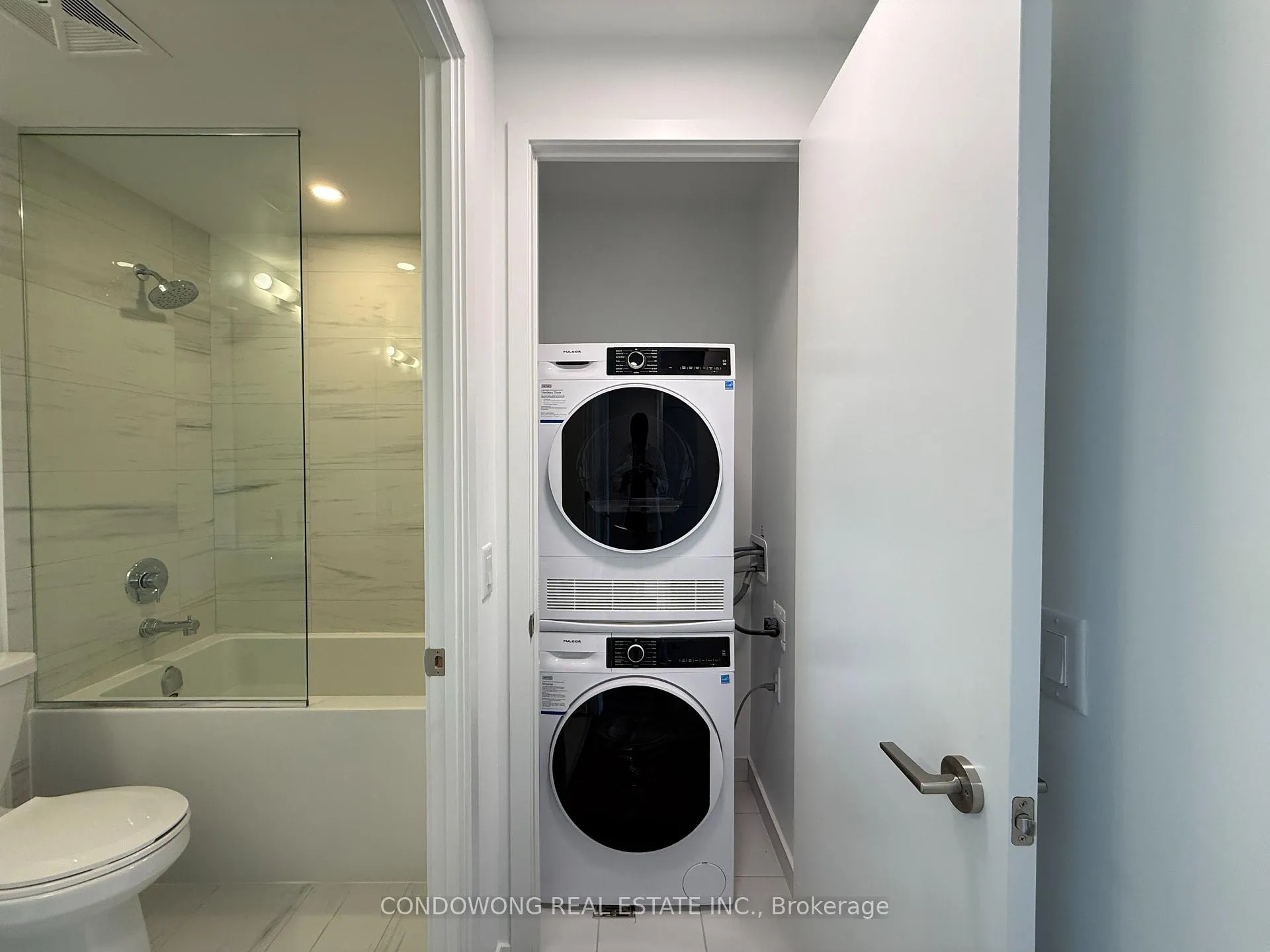 Photo 8 of Unit 1905, 180 Front Street E, Toronto, Moss Park — HOMEH