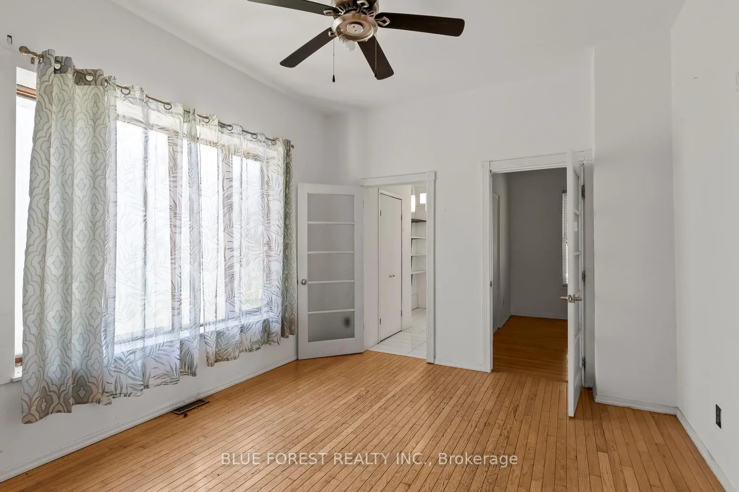 Photo 6 of 208 Maitland Street, London, East K — HOMEH