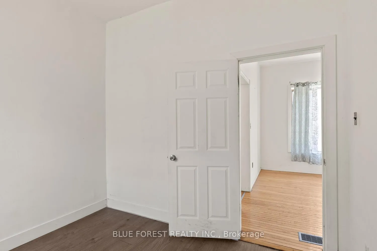 Photo 13 of 208 Maitland Street, London, East K — HOMEH