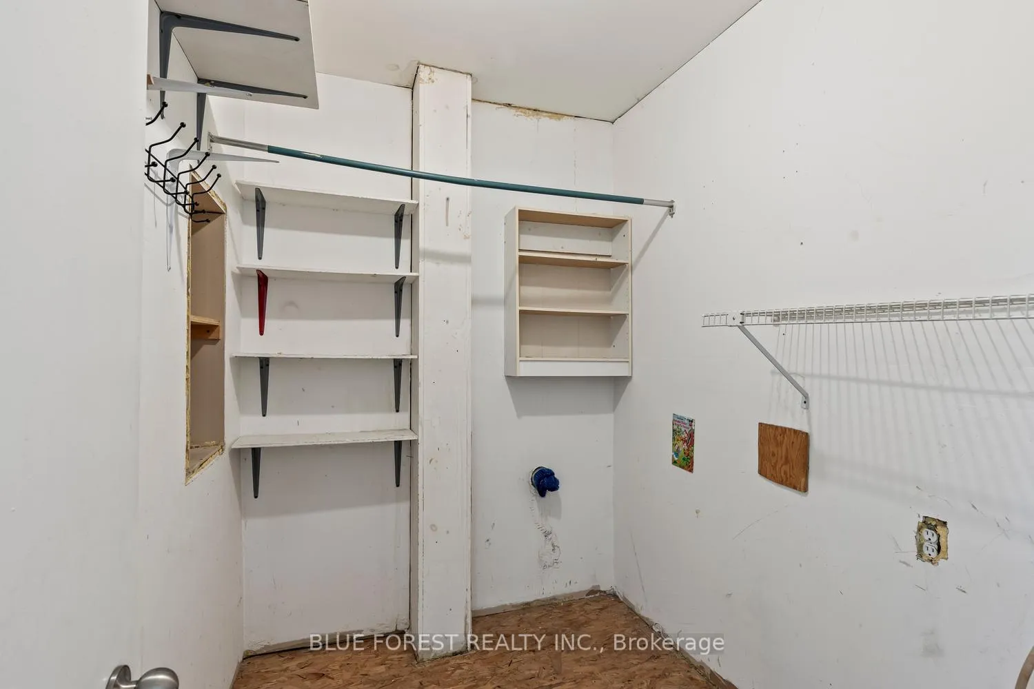 Photo 15 of 208 Maitland Street, London, East K — HOMEH