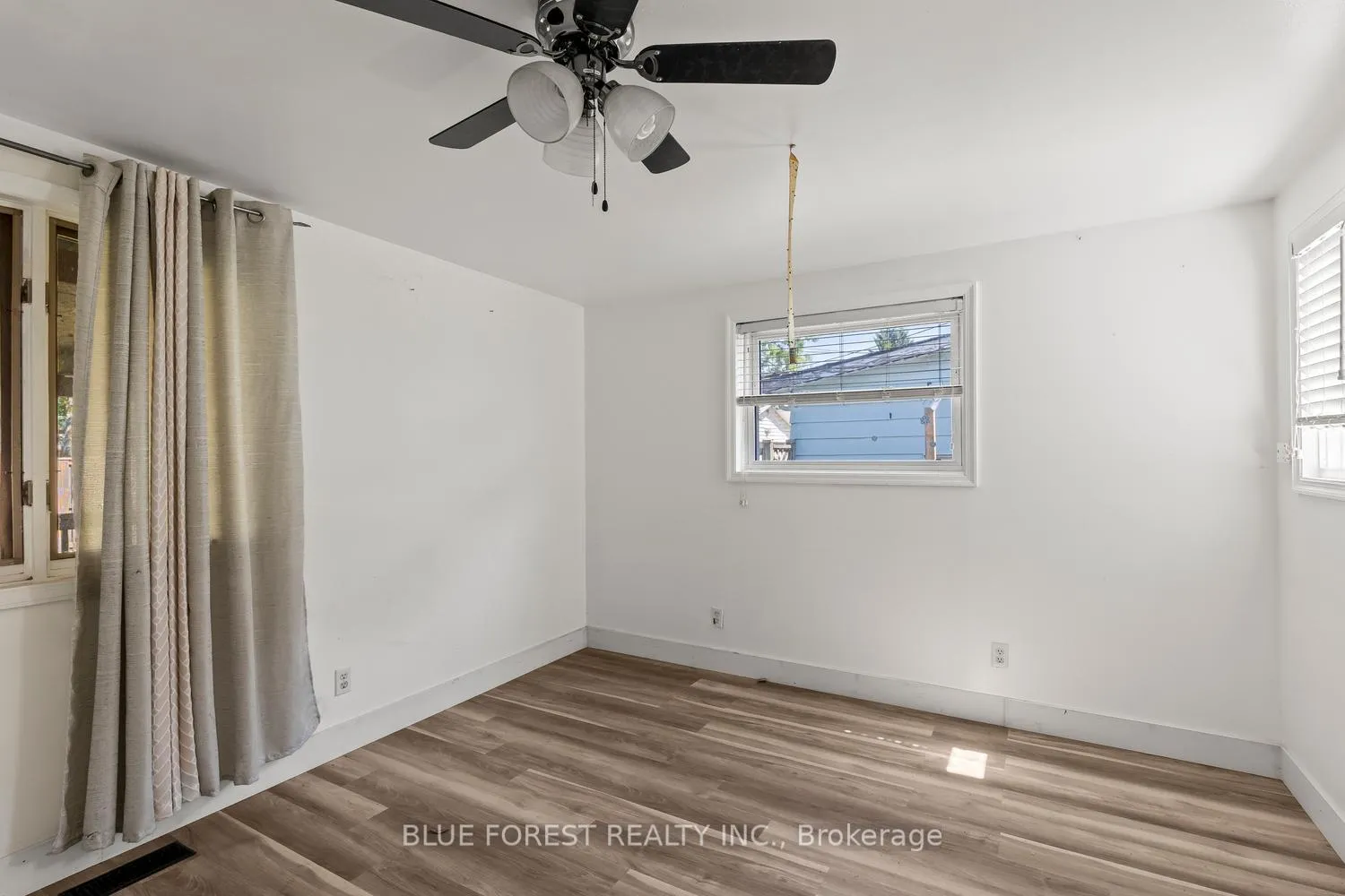 Photo 19 of 208 Maitland Street, London, East K — HOMEH