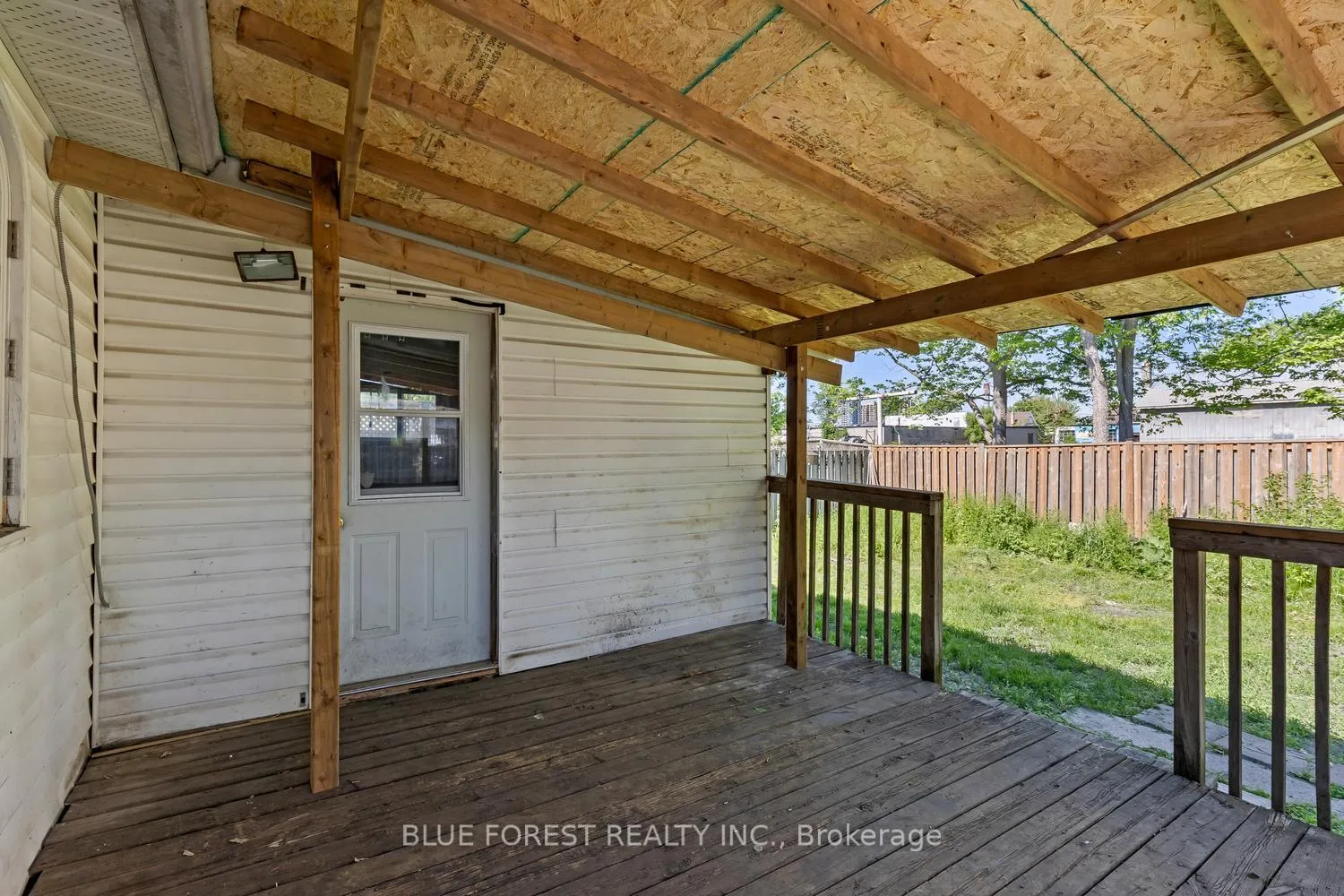 Photo 25 of 208 Maitland Street, London, East K — HOMEH