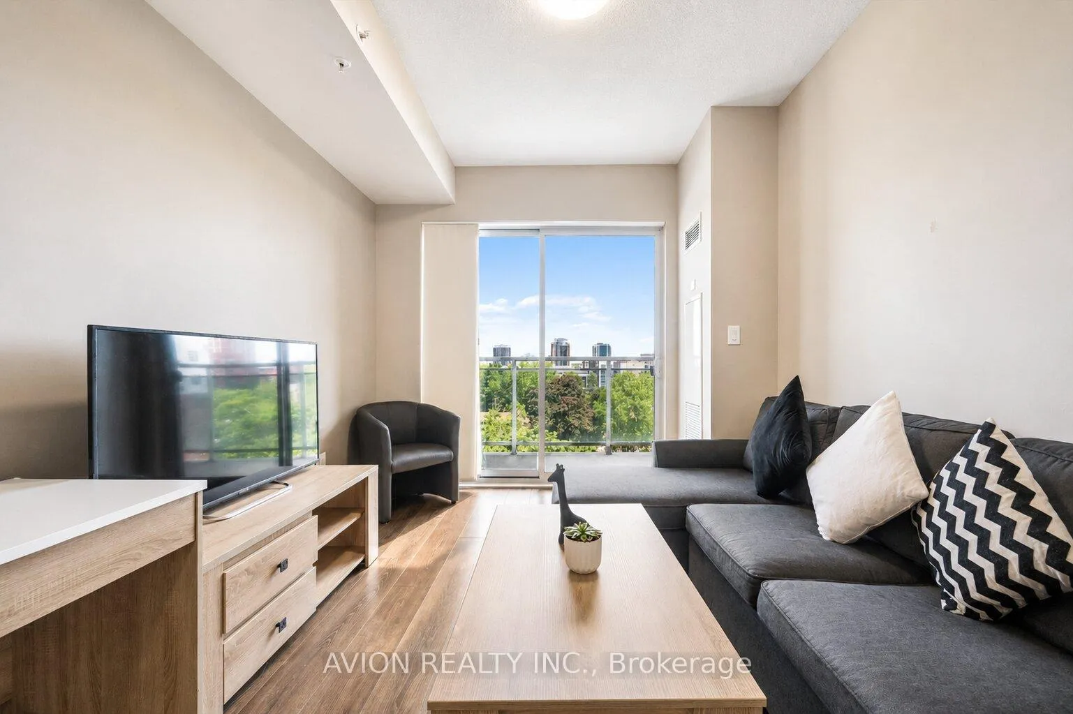 Front of Unit 618, 280 Lester Street