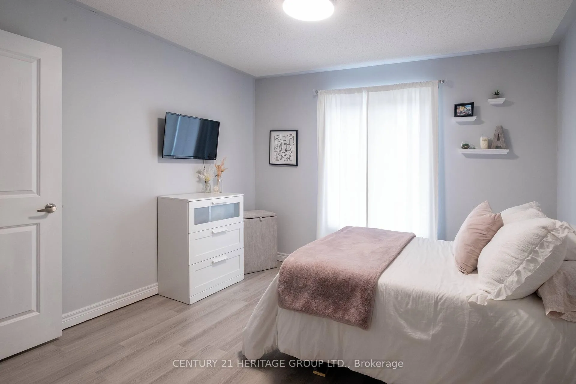 Photo 18 of 61 Kingsmere Crescent, New Tecumseth, Alliston — HOMEH