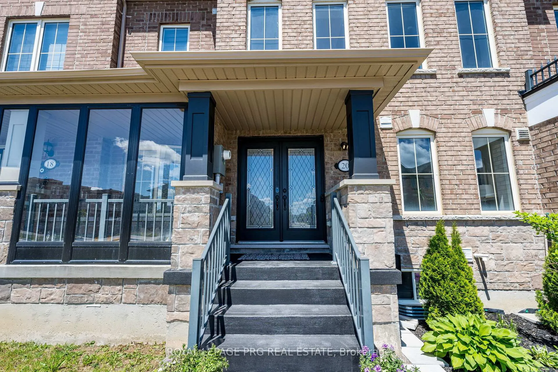 Photo 3 of 20 Remembrance Road, Brampton, Northwest Brampton — HOMEH