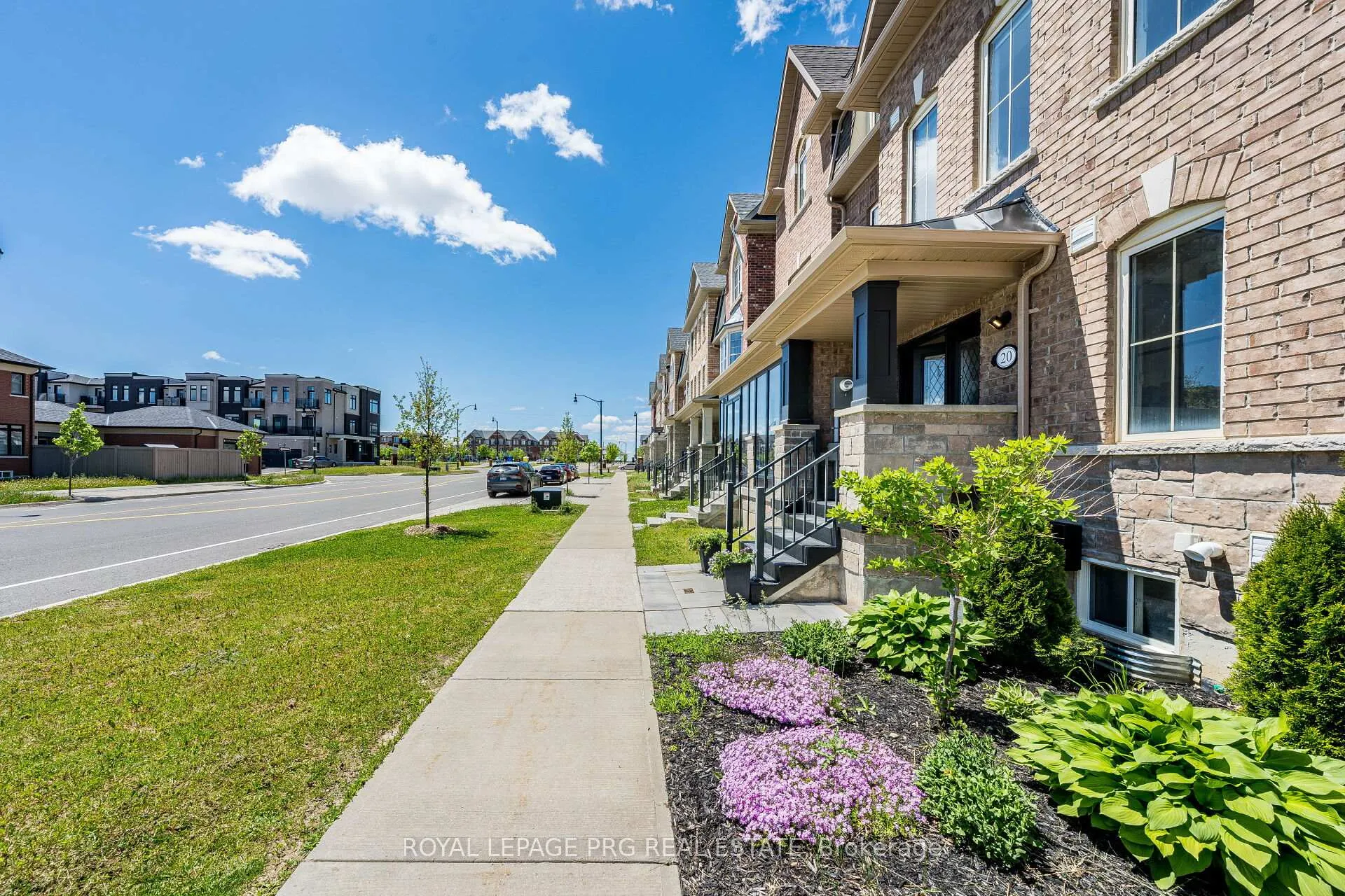 Photo 5 of 20 Remembrance Road, Brampton, Northwest Brampton — HOMEH