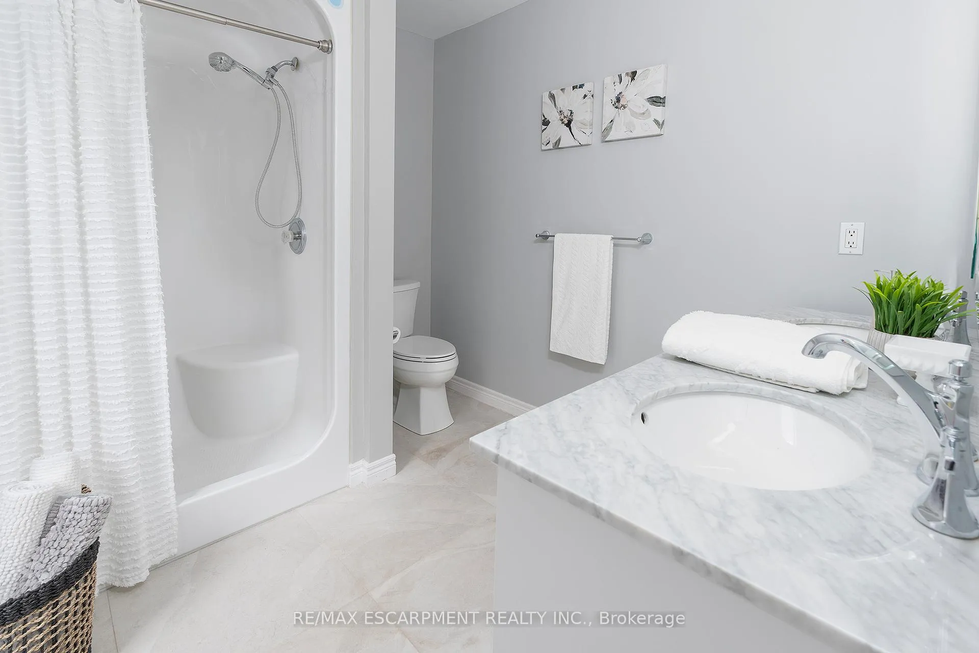 Photo 15 of 4021 Mountain Street, Lincoln, Beamsville — HOMEH