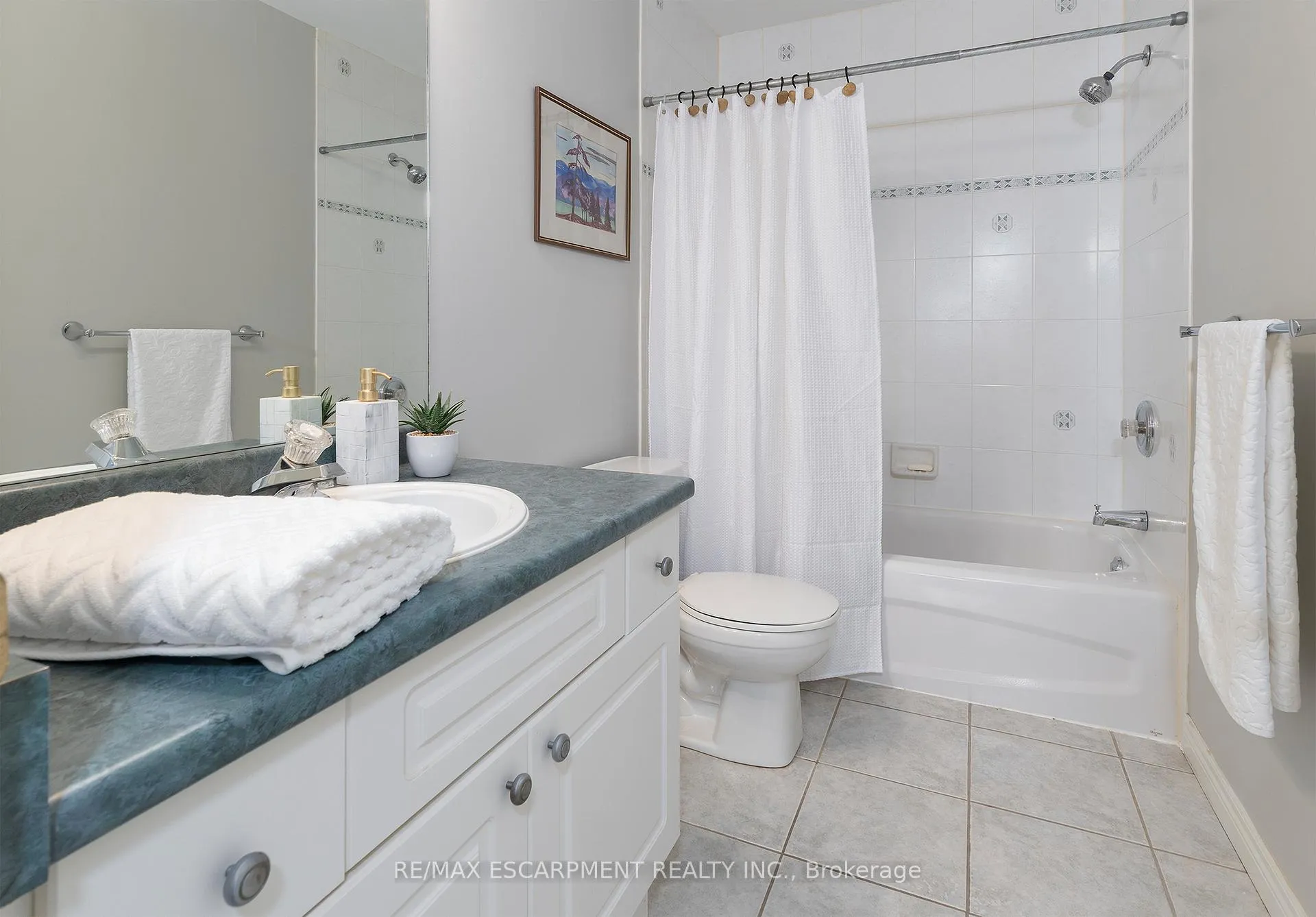 Photo 21 of 4021 Mountain Street, Lincoln, Beamsville — HOMEH