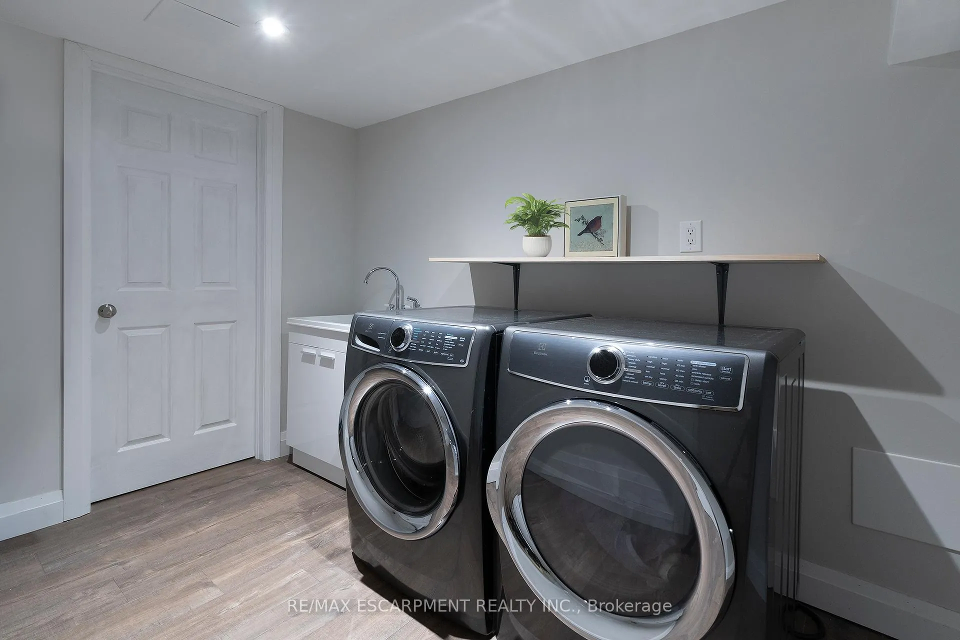 Photo 26 of 4021 Mountain Street, Lincoln, Beamsville — HOMEH