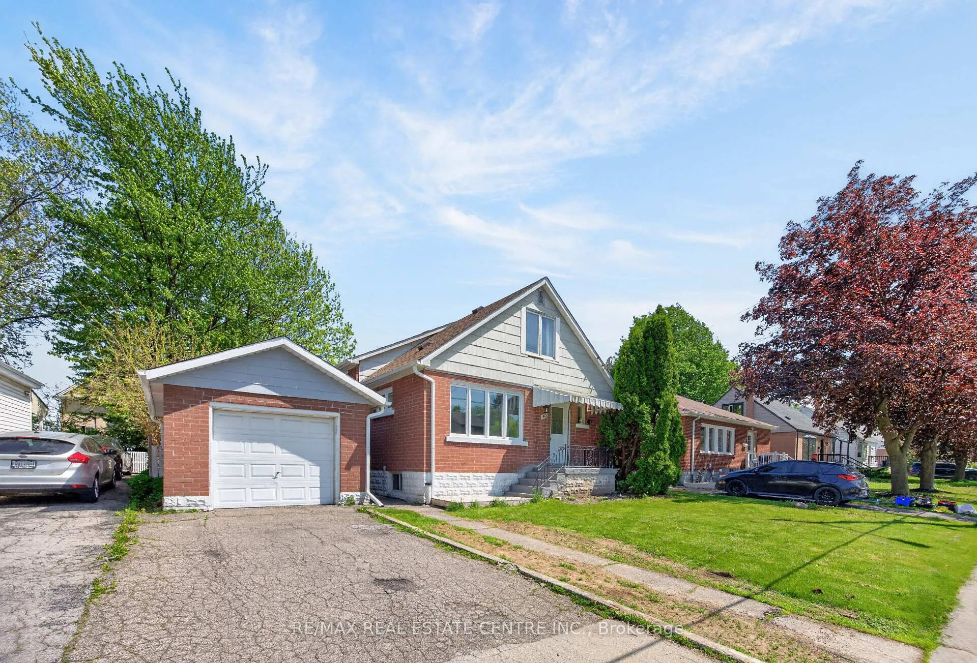 Photo 2 of 43 West 1st Street, Hamilton, Bonnington — HOMEH