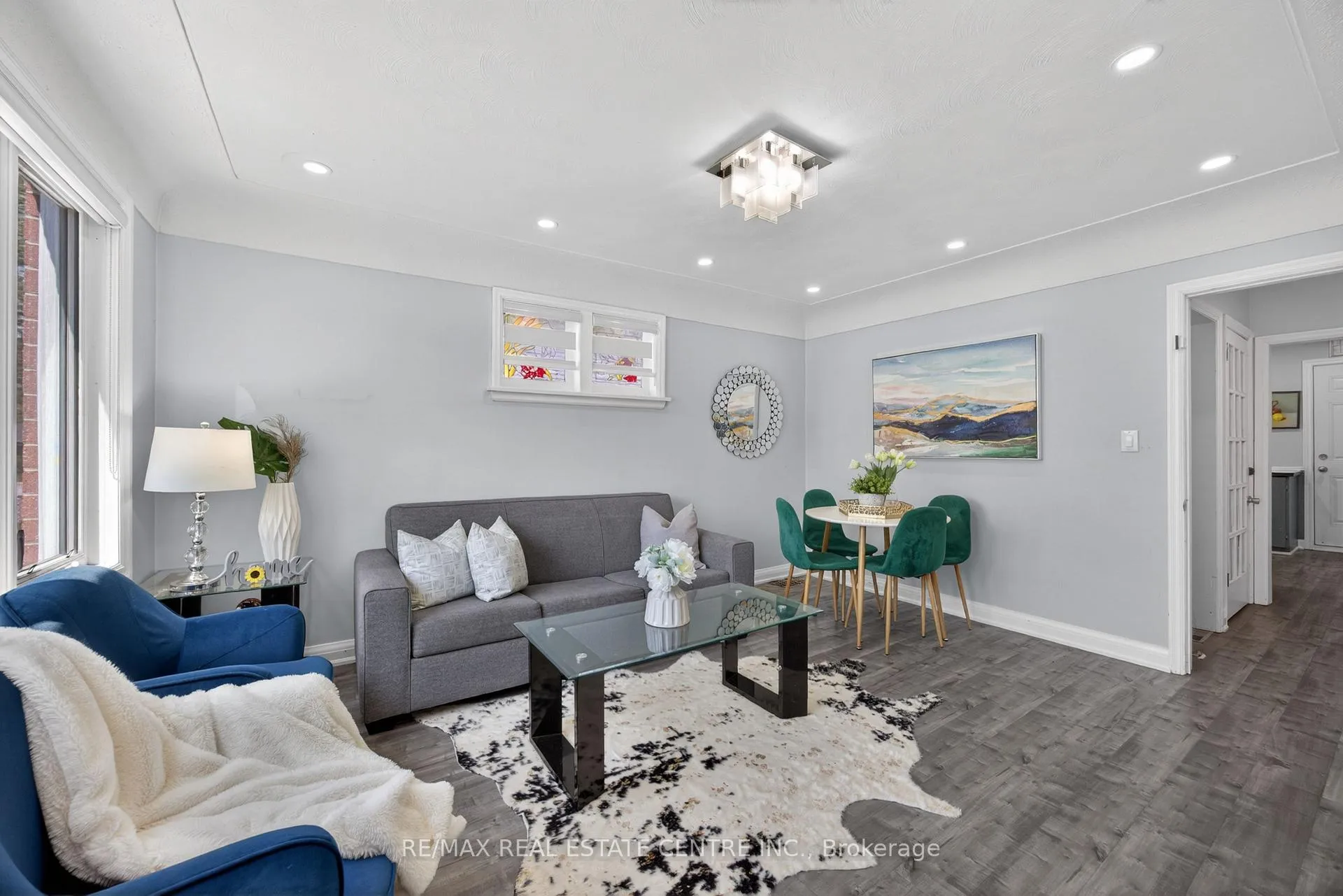Photo 4 of 43 West 1st Street, Hamilton, Bonnington — HOMEH