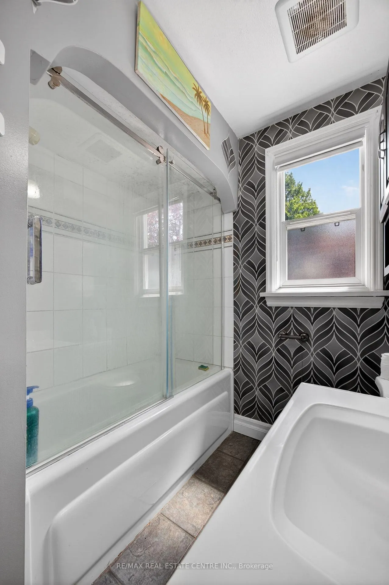 Photo 17 of 43 West 1st Street, Hamilton, Bonnington — HOMEH