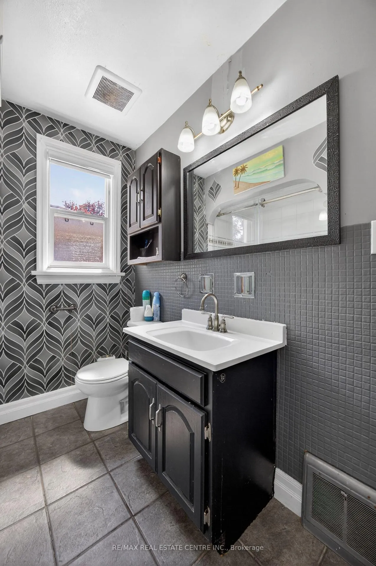 Photo 18 of 43 West 1st Street, Hamilton, Bonnington — HOMEH