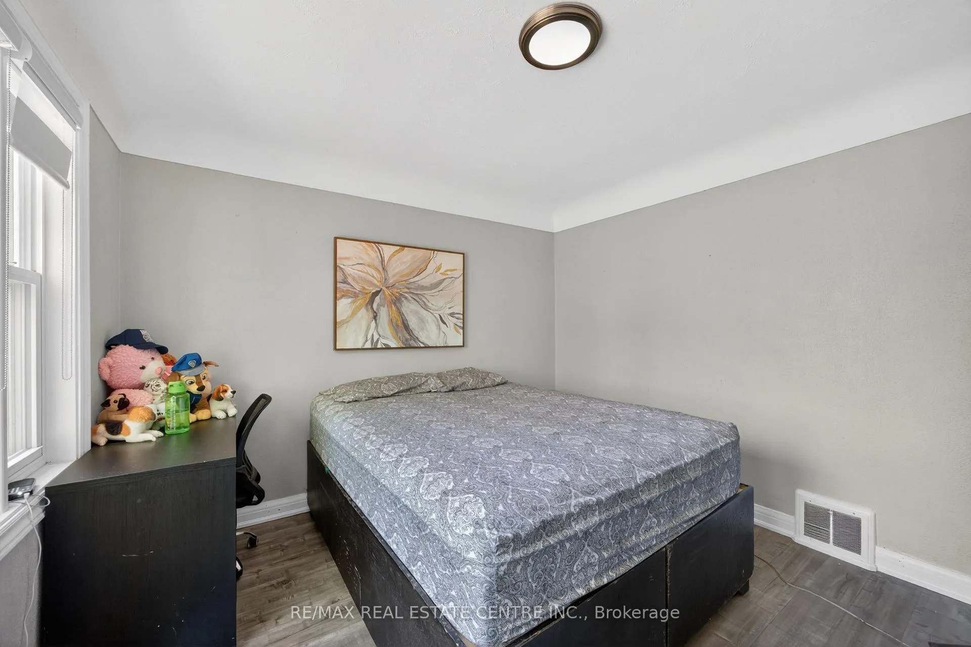 Photo 19 of 43 West 1st Street, Hamilton, Bonnington — HOMEH