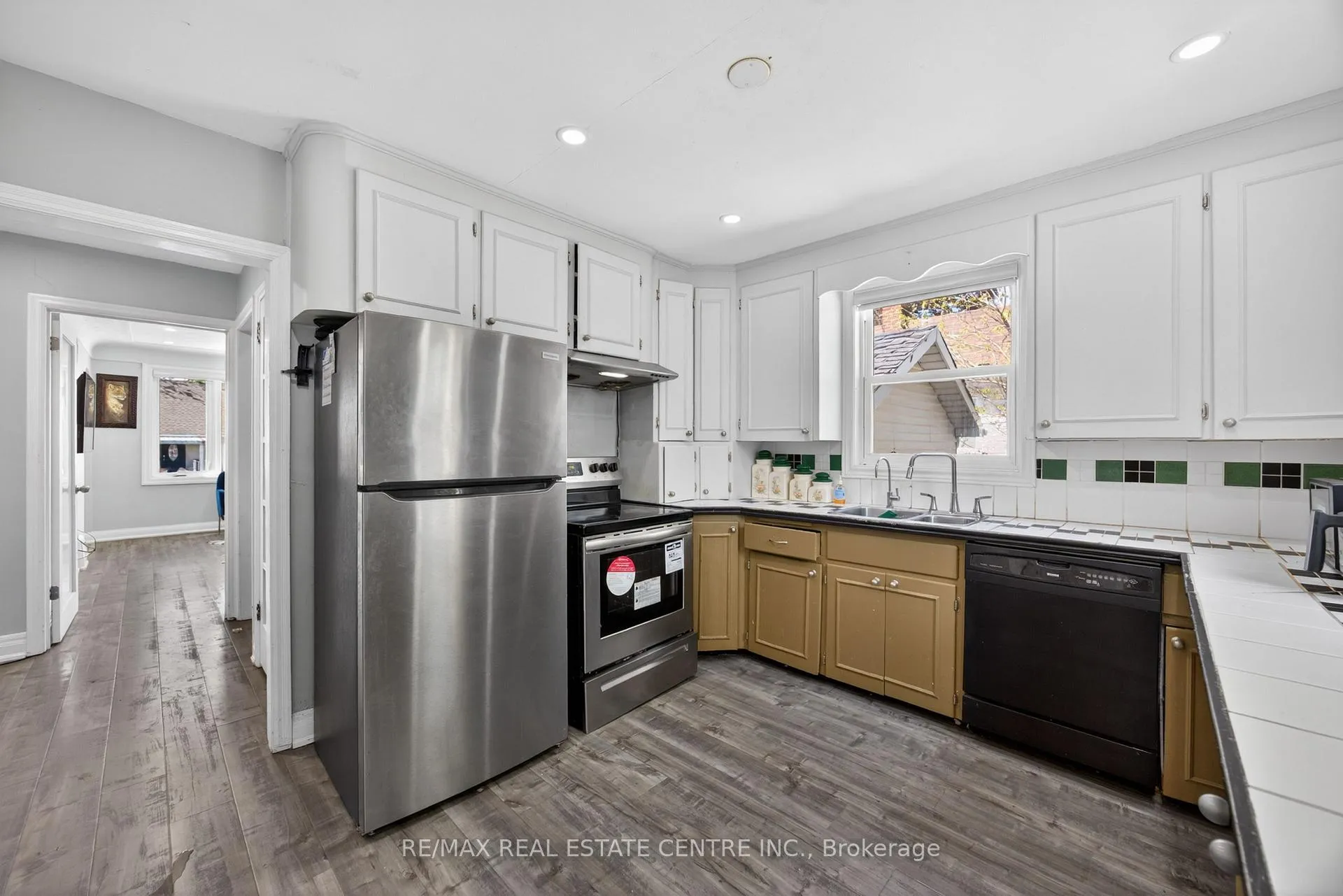 Photo 23 of 43 West 1st Street, Hamilton, Bonnington — HOMEH