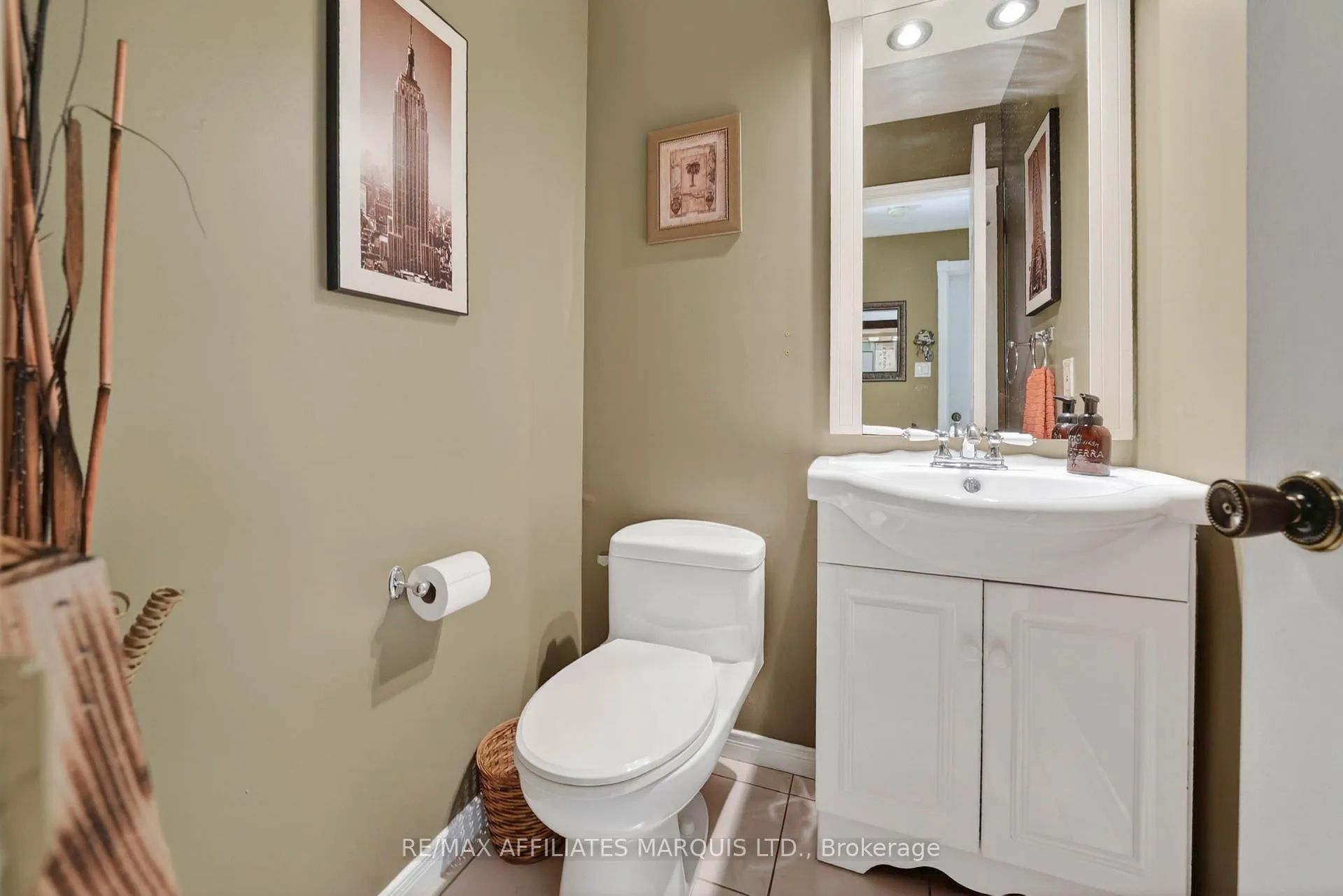 Photo 6 of 1329 Patricia Place, Cornwall — HOMEH