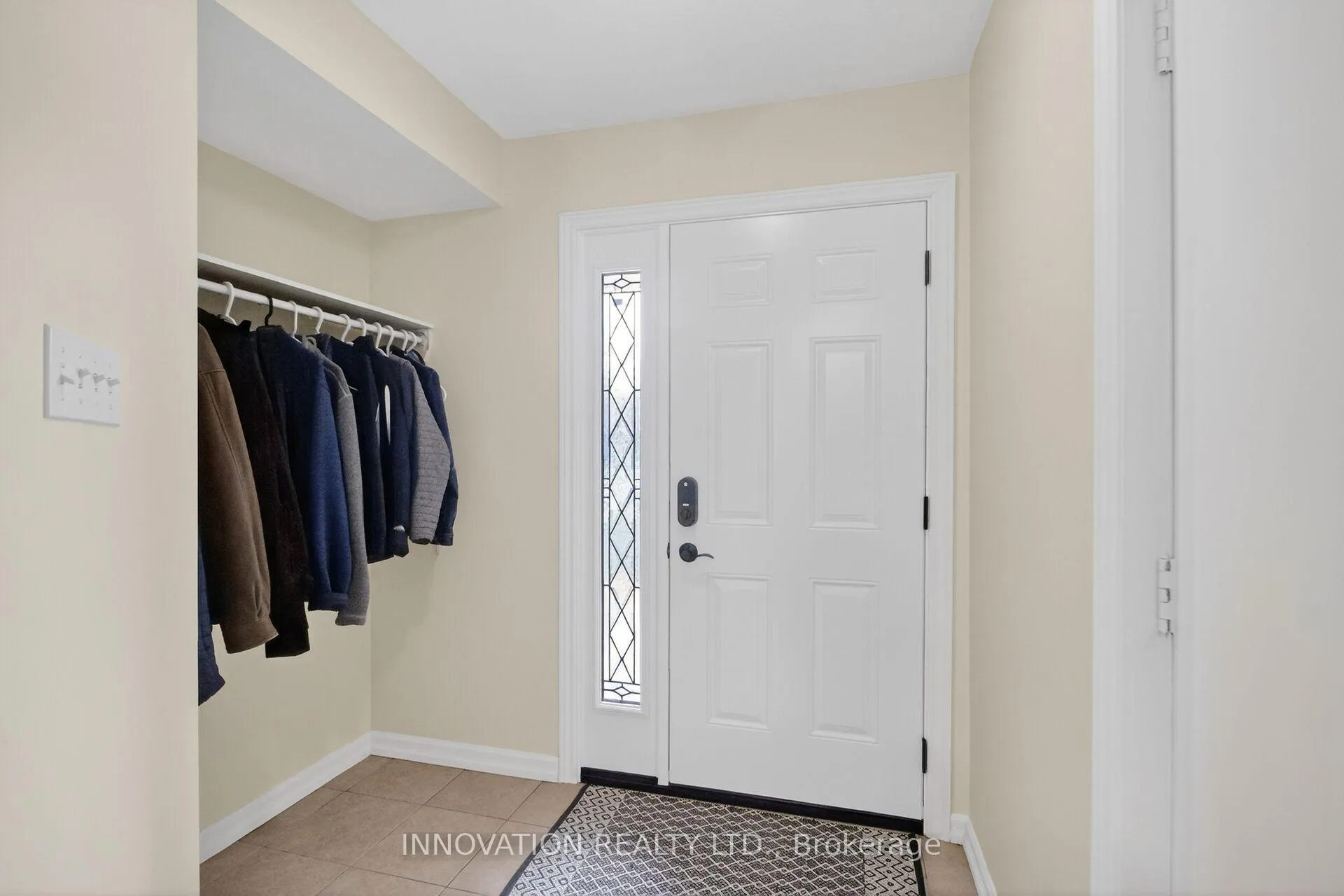 Photo 4 of 4 Bridgewater Terrace, Ottawa, Barrhaven - Cedargrove/Fraserdale — HOMEH