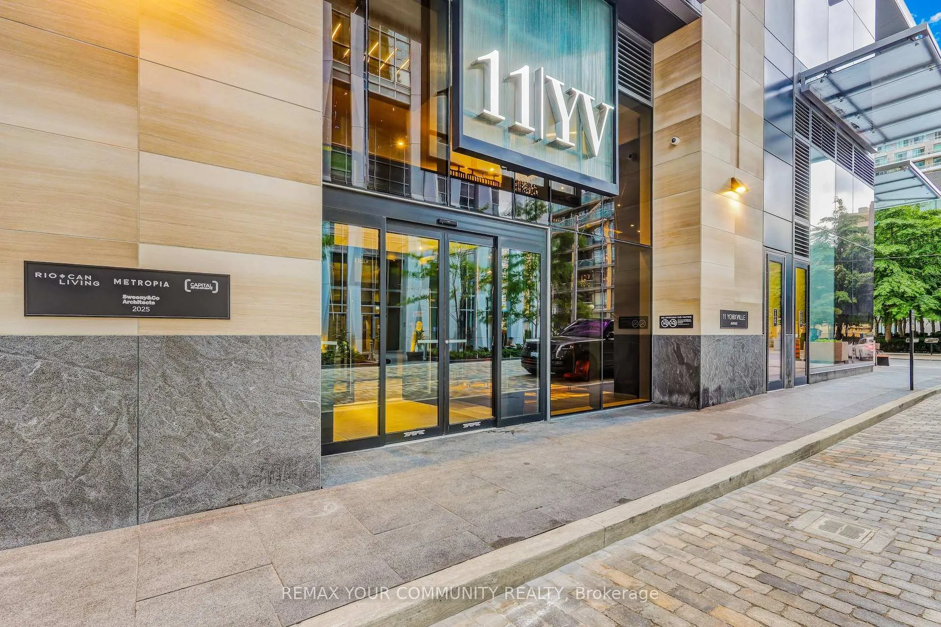 Front of Unit 4402, 11 Yorkville Avenue N