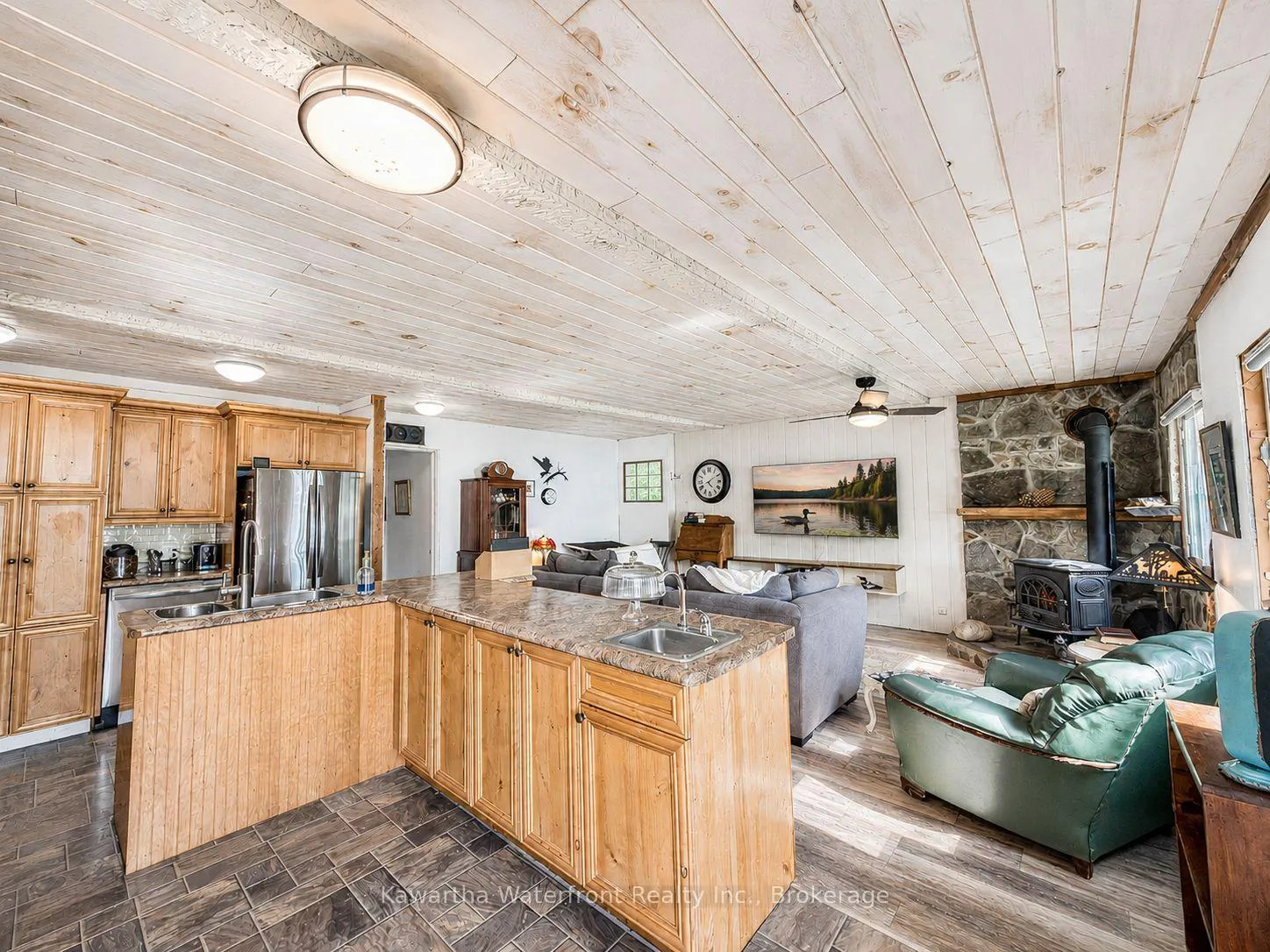 Photo 13 of 261 Shadow Lake 4 Road, Kawartha Lakes, Laxton/Digby/Longford — HOMEH