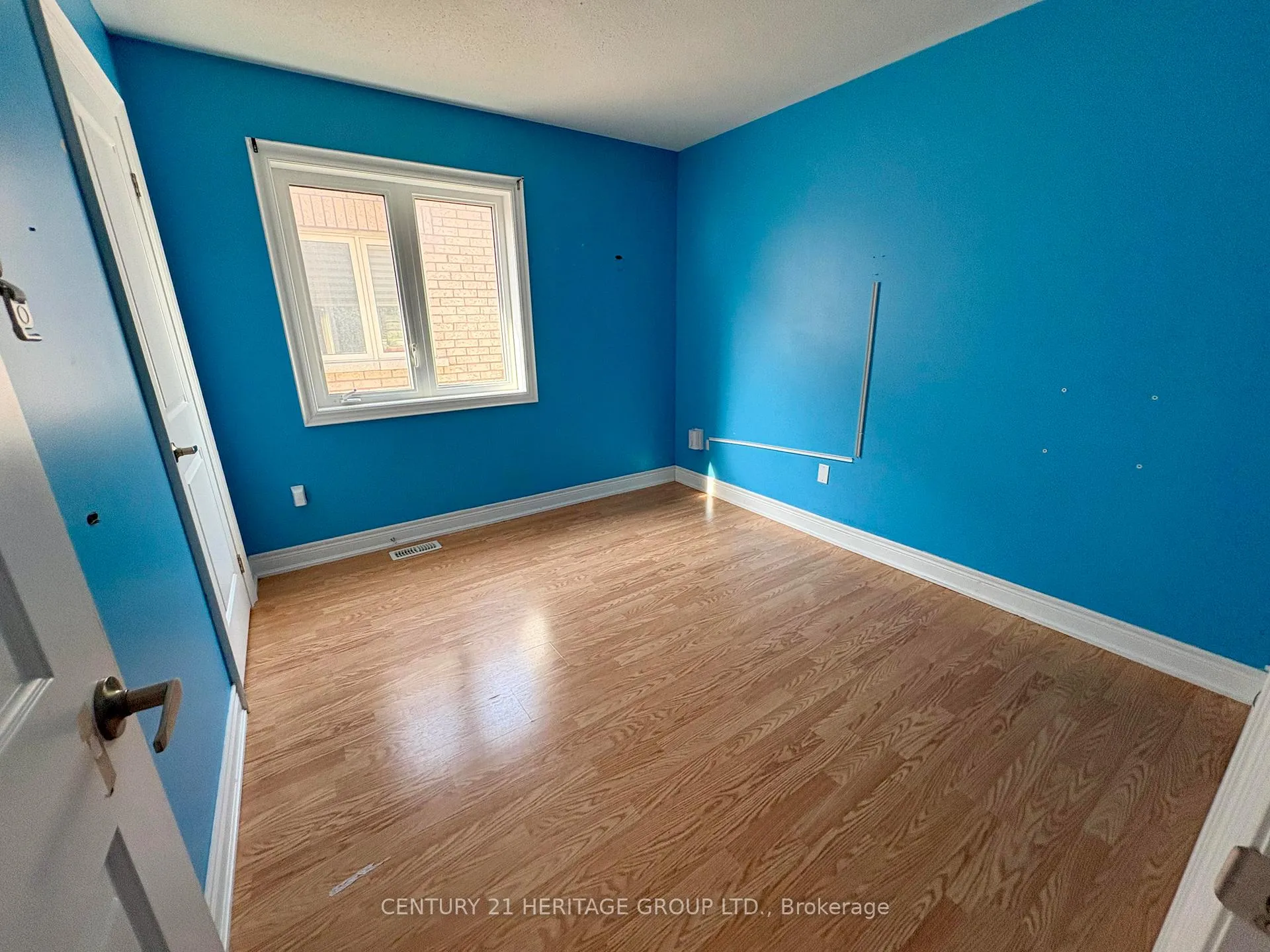 Photo 13 of 129 Robert Wilson Crescent, Georgina, Keswick South — HOMEH