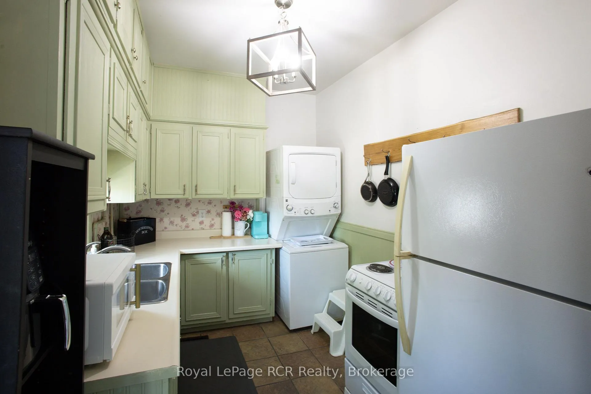 Photo 16 of 204 King Street, North Perth, Elma — HOMEH
