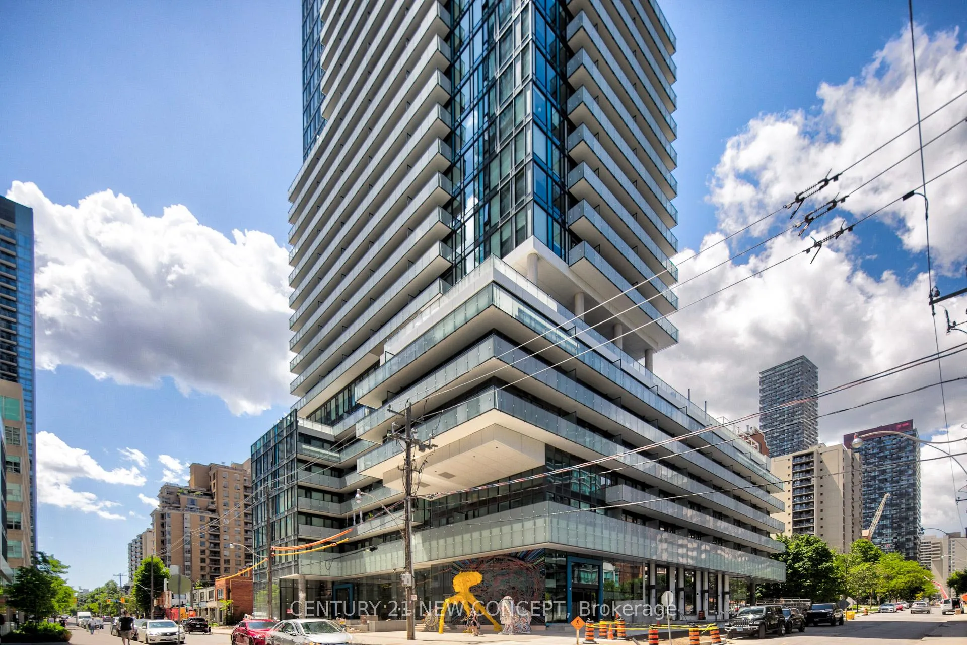Photo 2 of Unit 2011, 161 Roehampton Avenue, Toronto, Mount Pleasant West — HOMEH