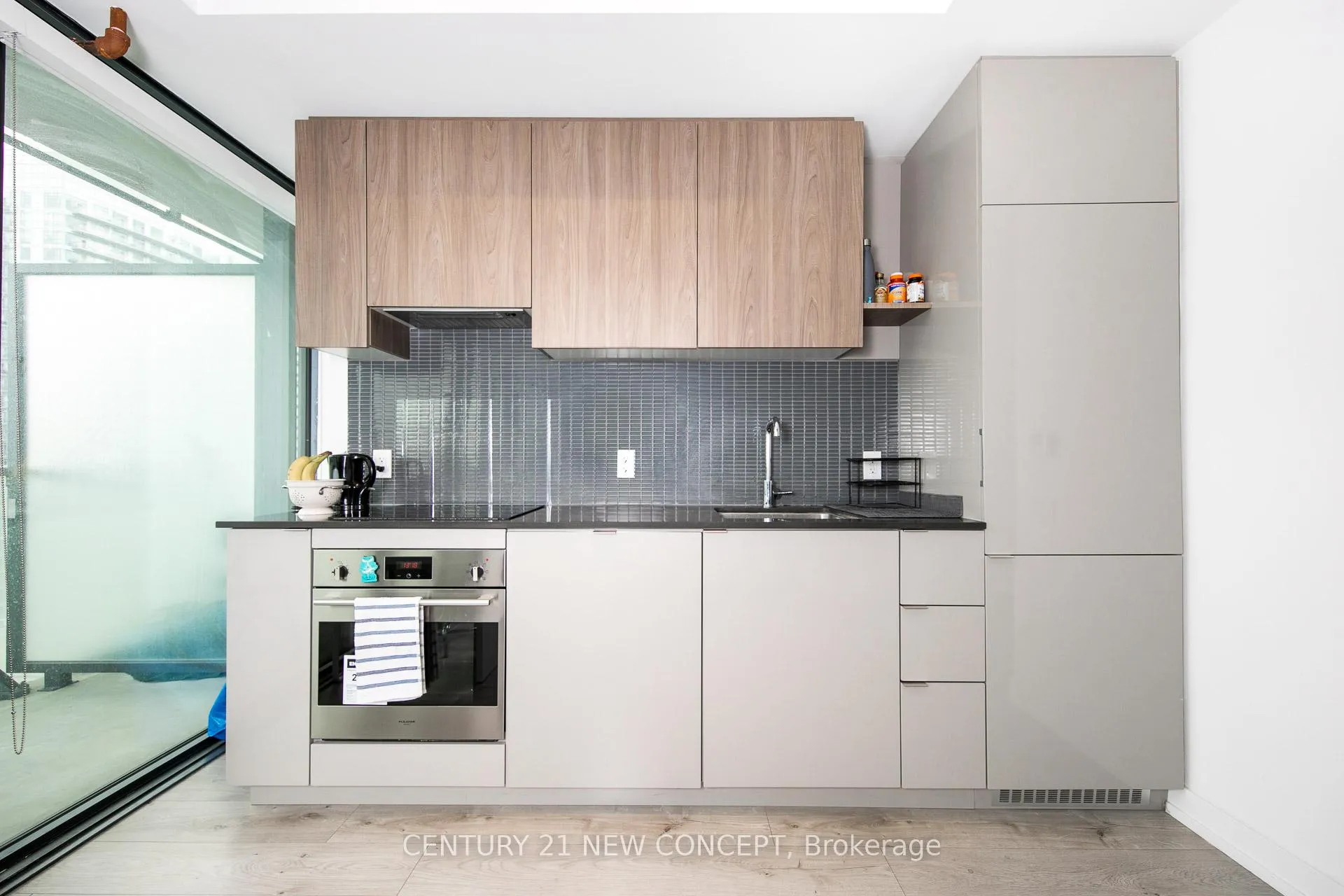 Photo 4 of Unit 2011, 161 Roehampton Avenue, Toronto, Mount Pleasant West — HOMEH