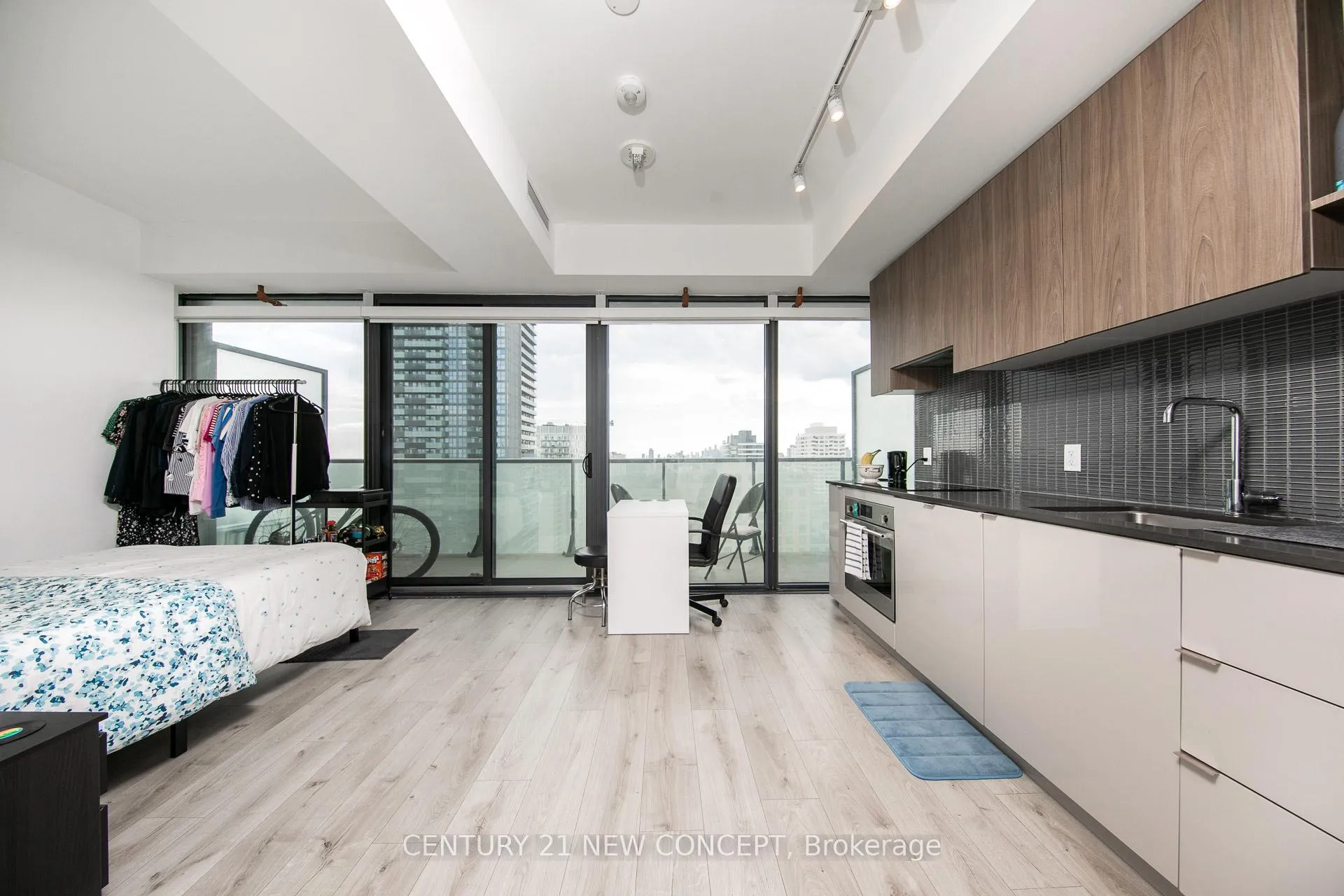 Photo 11 of Unit 2011, 161 Roehampton Avenue, Toronto, Mount Pleasant West — HOMEH