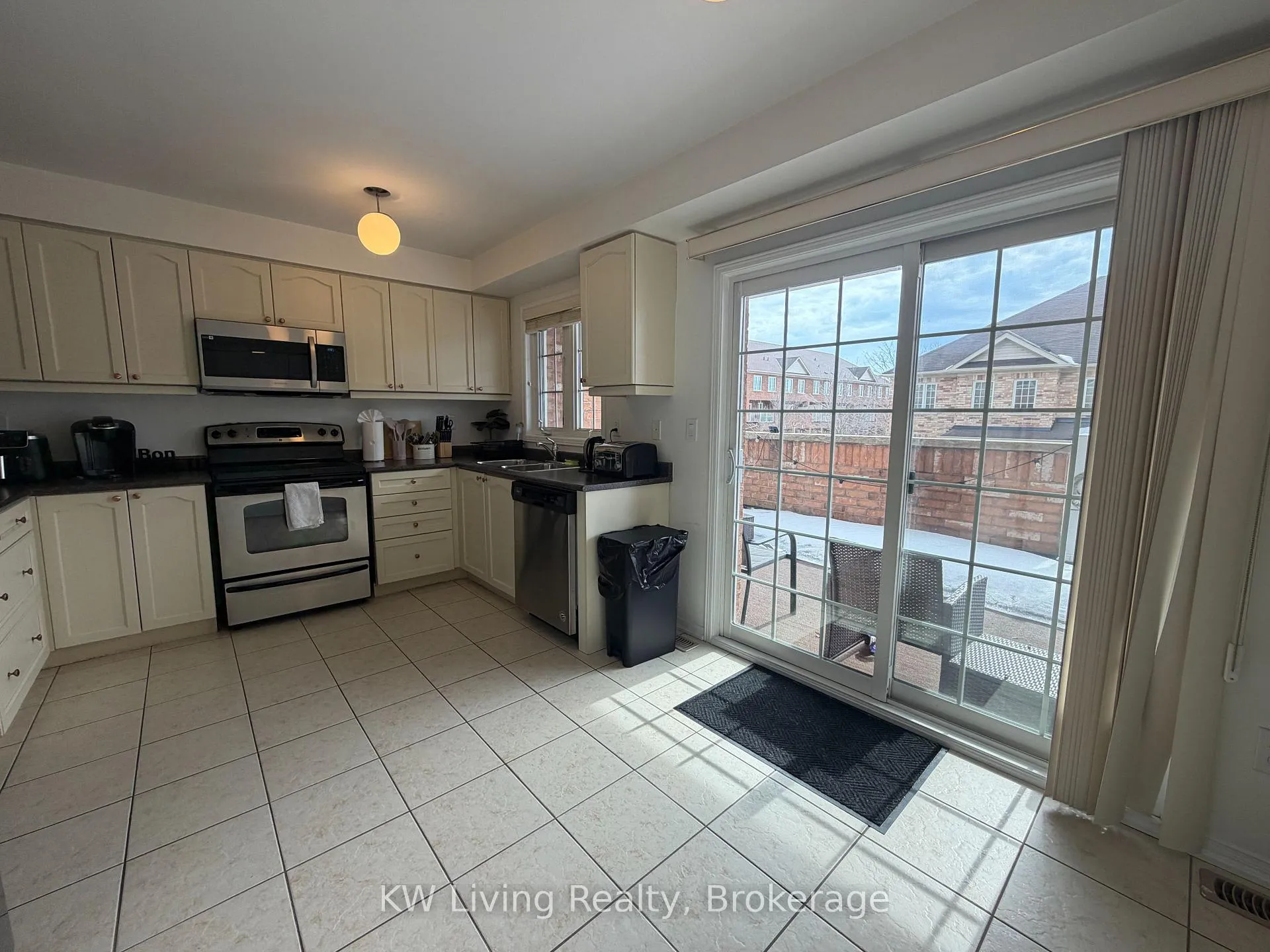 Photo 7 of 71 Maidstone Way, Whitby, Taunton North — HOMEH
