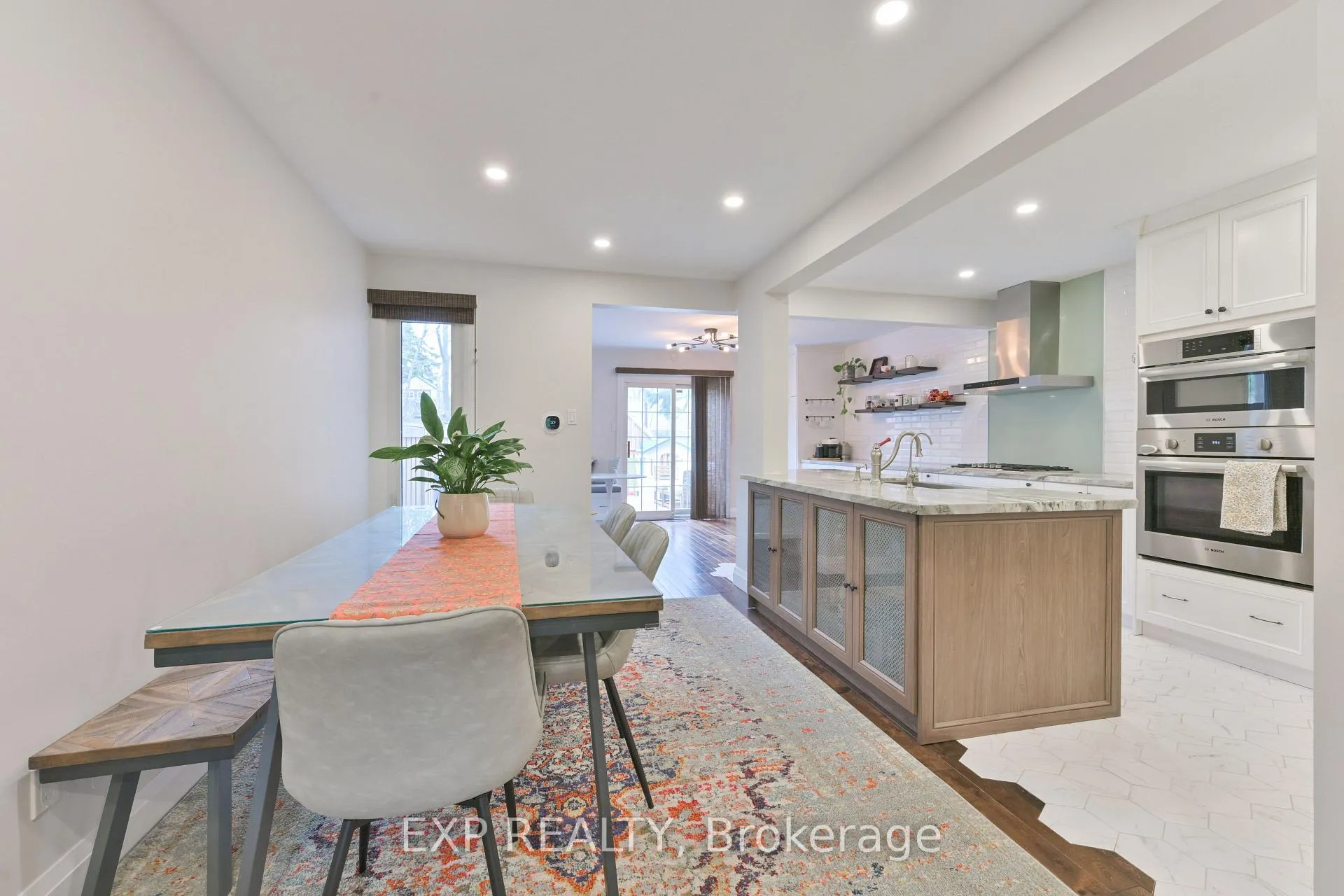 Photo 9 of 1474 Prince John Circle, Oakville, Clearview — HOMEH