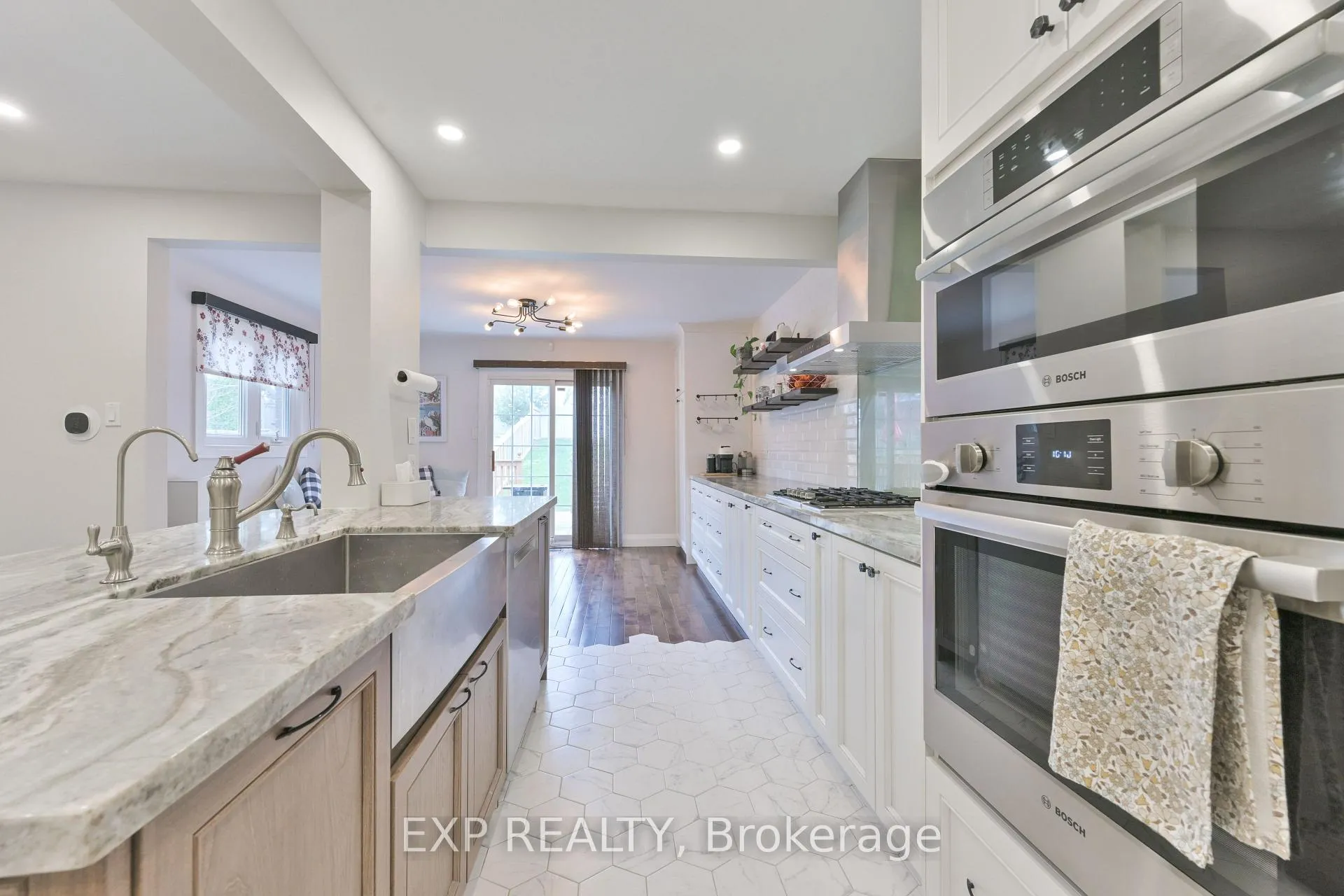 Photo 12 of 1474 Prince John Circle, Oakville, Clearview — HOMEH