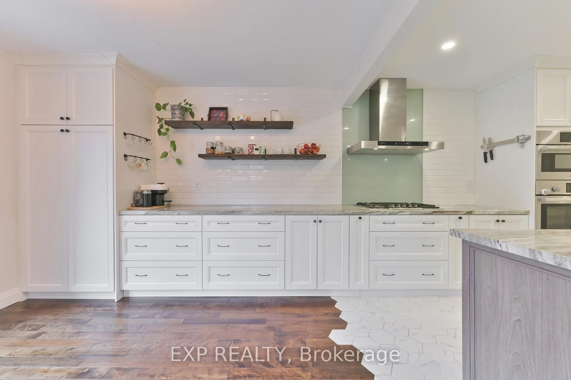 Photo 13 of 1474 Prince John Circle, Oakville, Clearview — HOMEH