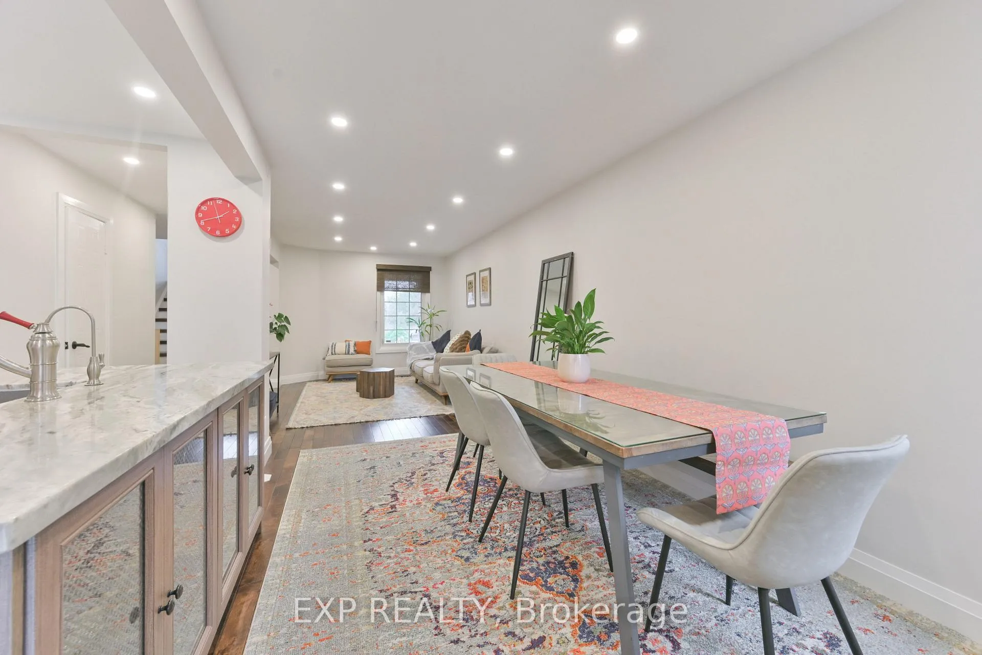Photo 14 of 1474 Prince John Circle, Oakville, Clearview — HOMEH