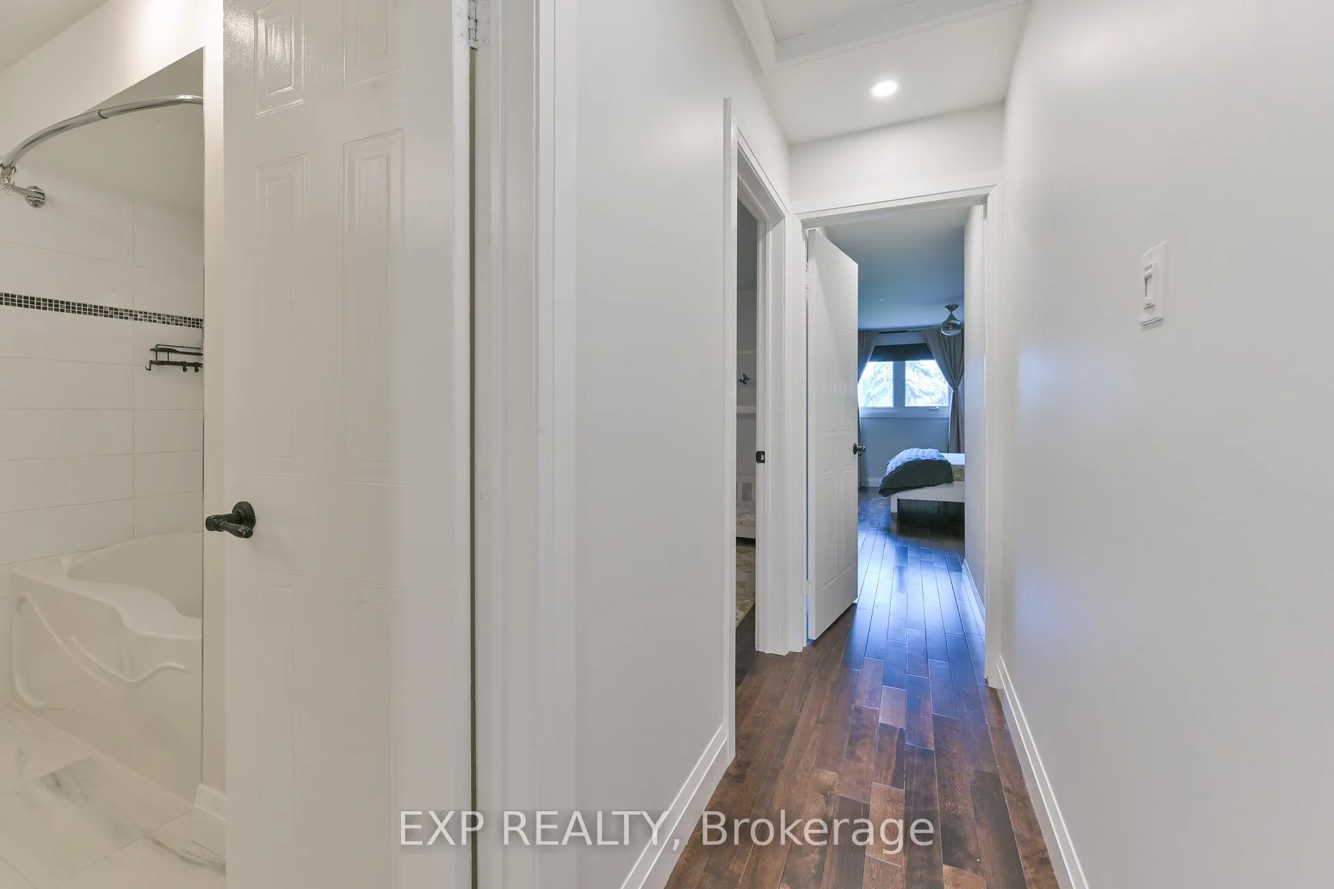 Photo 23 of 1474 Prince John Circle, Oakville, Clearview — HOMEH