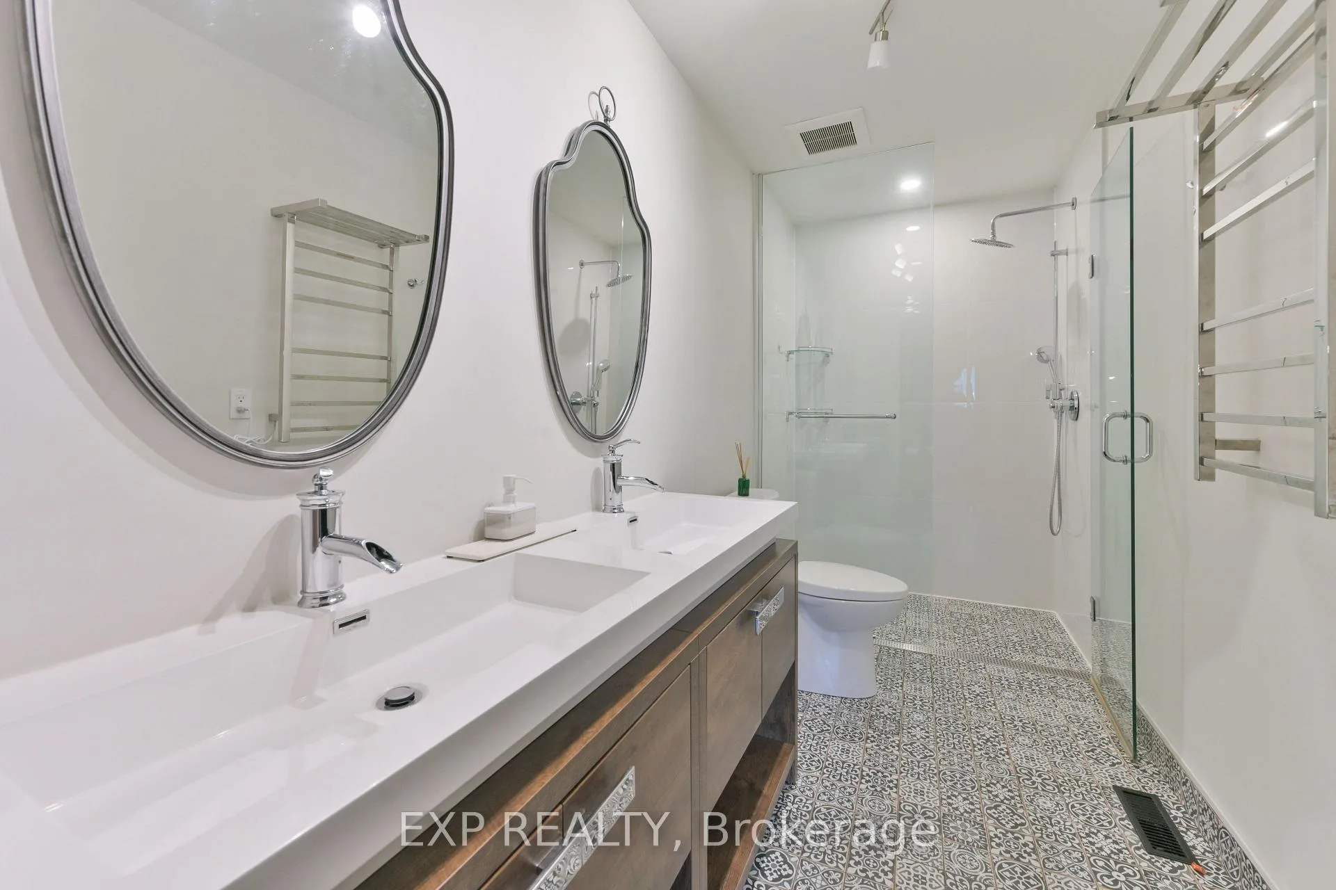 Photo 27 of 1474 Prince John Circle, Oakville, Clearview — HOMEH