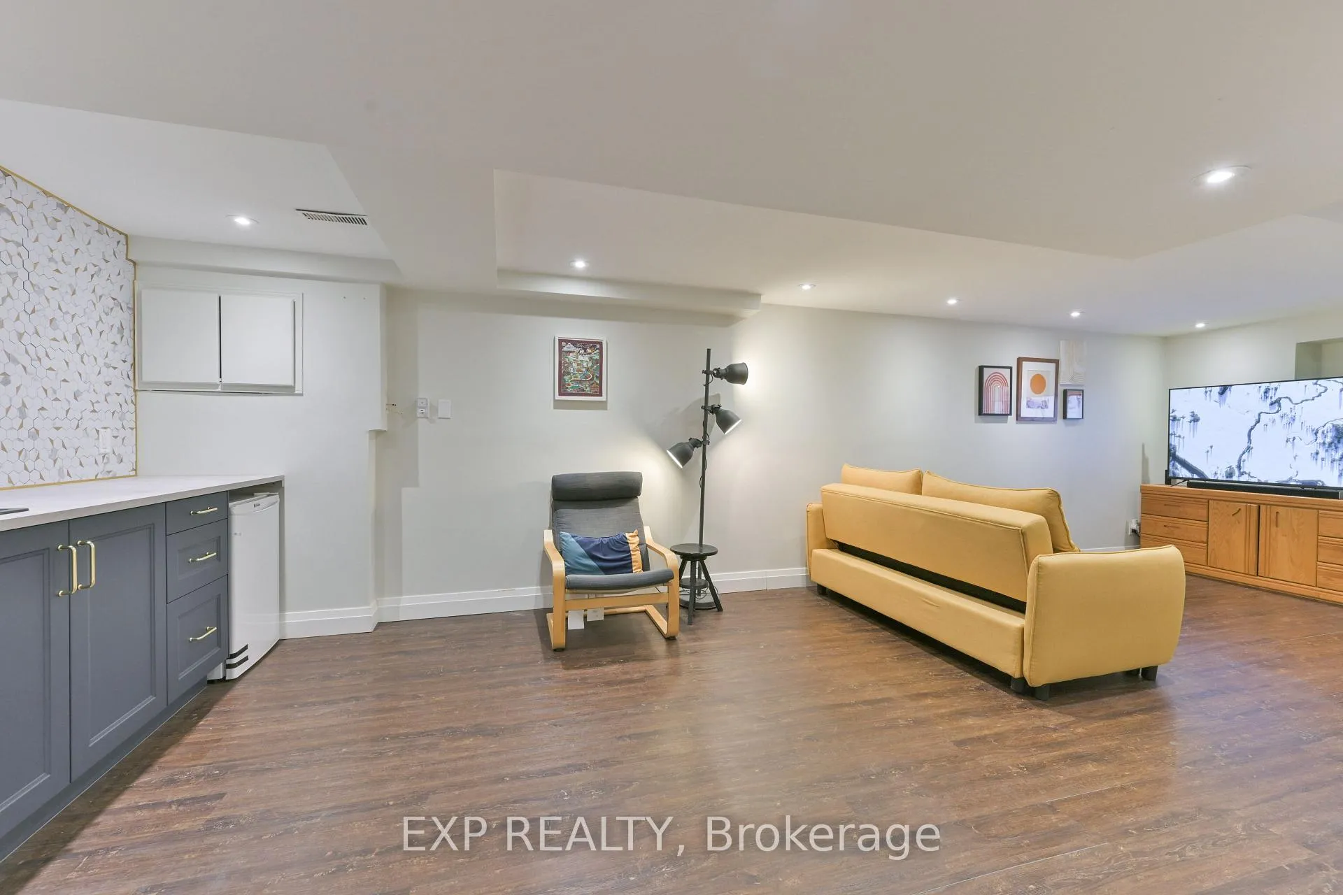 Photo 31 of 1474 Prince John Circle, Oakville, Clearview — HOMEH