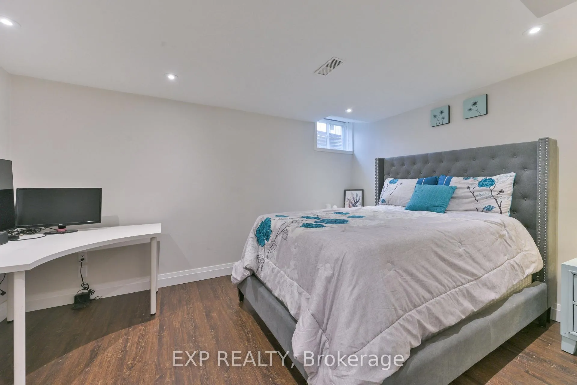 Photo 34 of 1474 Prince John Circle, Oakville, Clearview — HOMEH