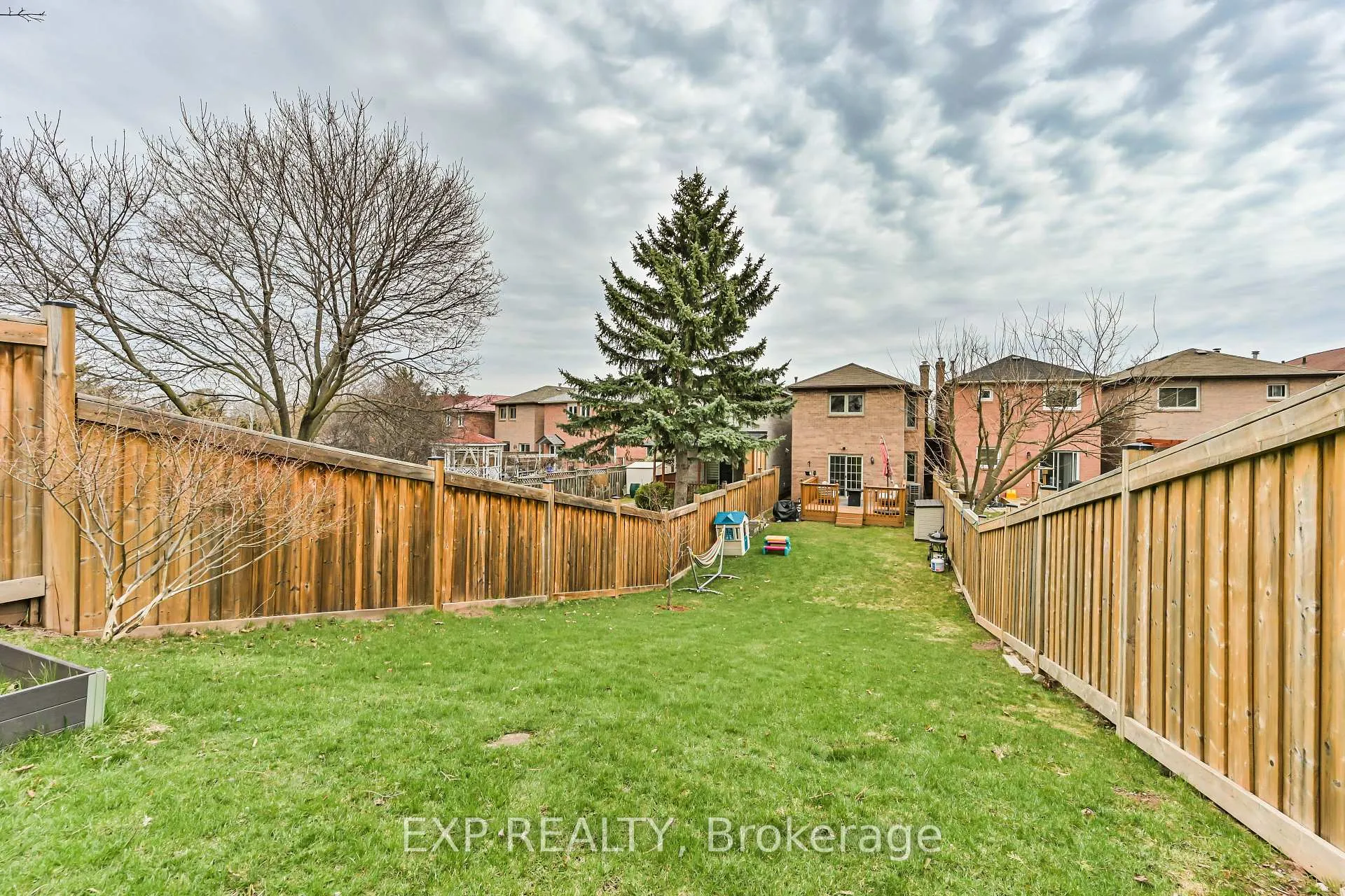 Photo 38 of 1474 Prince John Circle, Oakville, Clearview — HOMEH