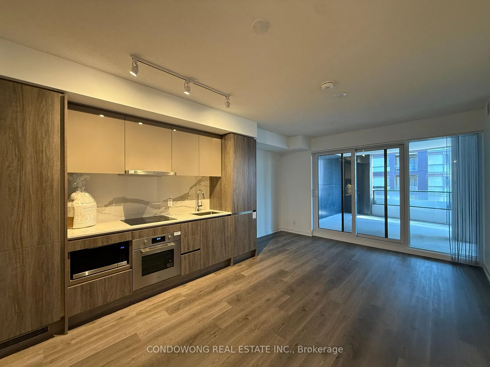 Photo 2 of Unit 607, 180 Front Street E, Toronto, Moss Park — HOMEH