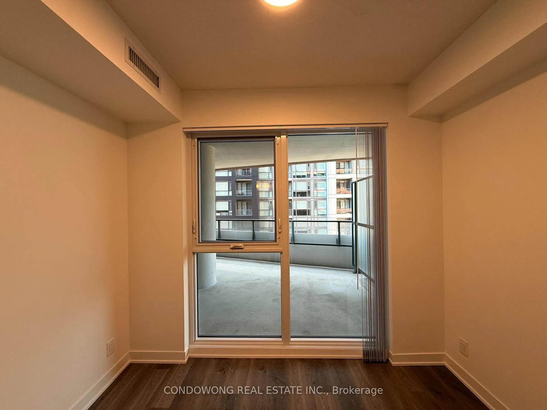 Photo 5 of Unit 607, 180 Front Street E, Toronto, Moss Park — HOMEH